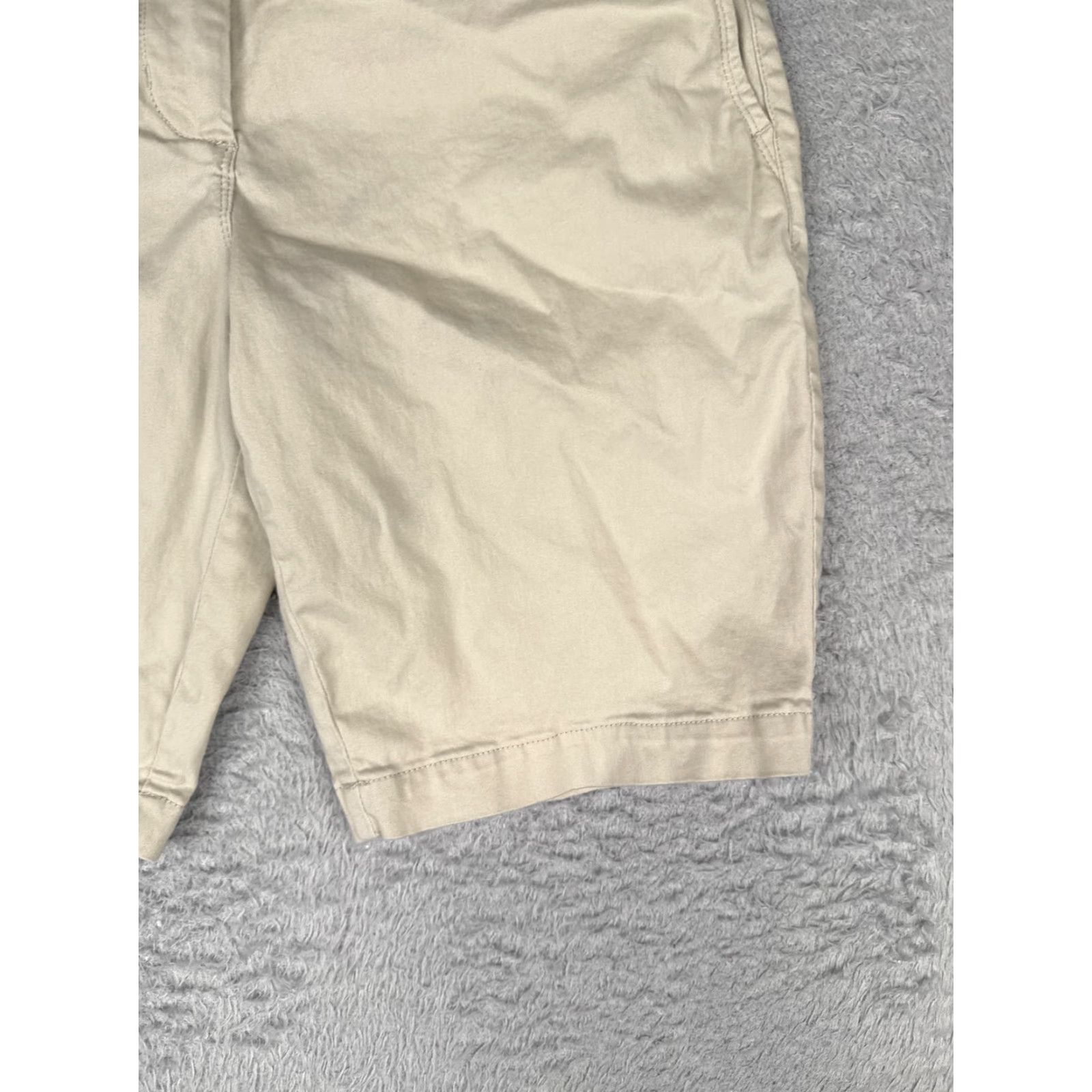 Tommy Bahama Tommy Bahama Shorts Womens 4 Beige Chino Bermuda Flat Front Casual Summer Beach Size 27" / US 4 / IT 40 - 2 Thumbnail