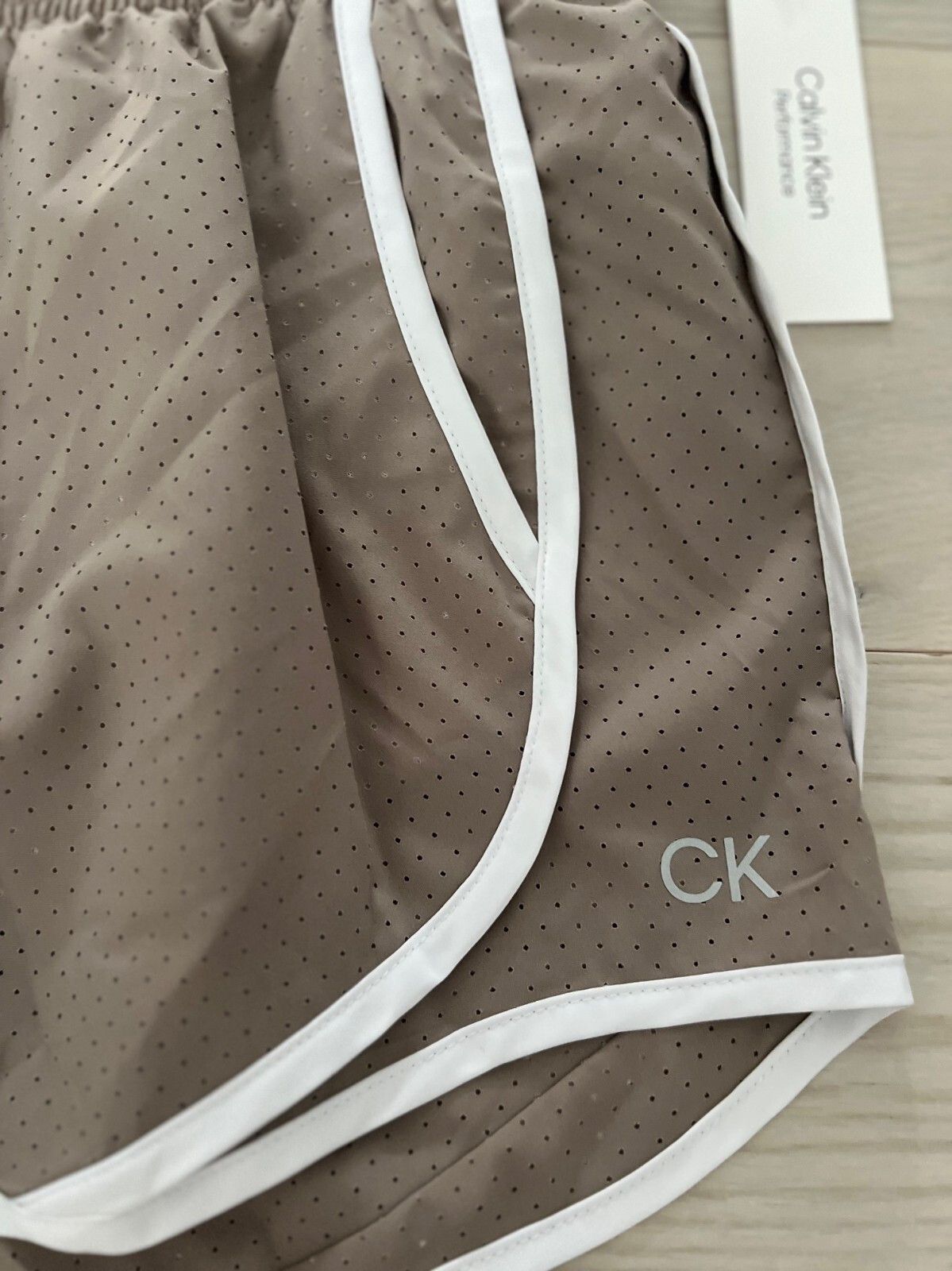 Calvin Klein Calvin Klein Performance Shorts in Moonrock ( XL ) Size 36" / US 14 / IT 50 - 4 Thumbnail