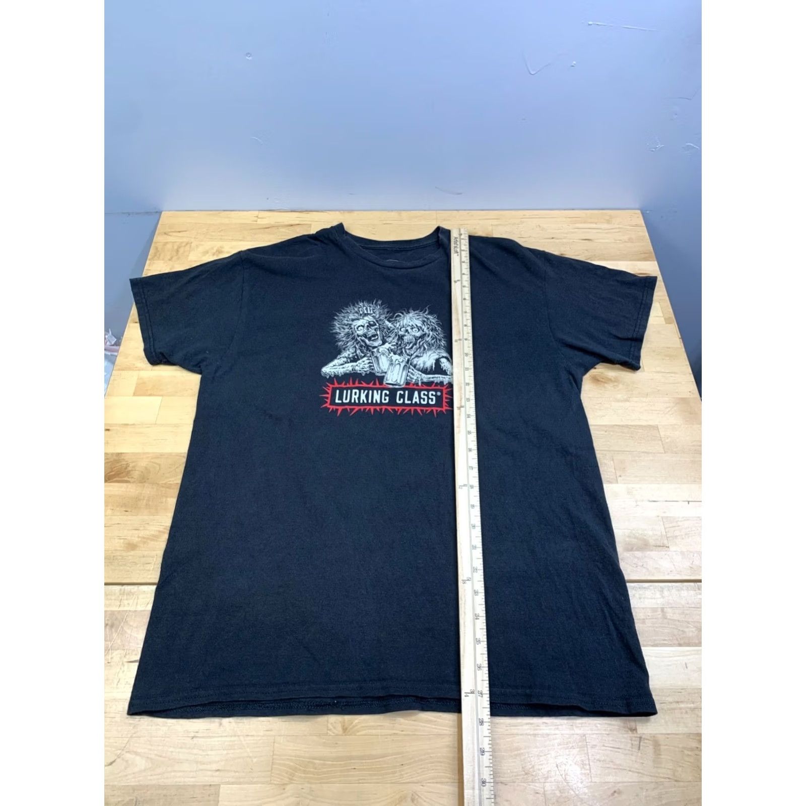Vintage Lurking Class Shirt Men L Black Drinking Zombie 13270 Graphic Print Skull Art Gothic Summer Short Sleeve Crew Neck Cotton T-Shirt Regular Mens Size US L / EU 52-54 / 3 - 4 Thumbnail