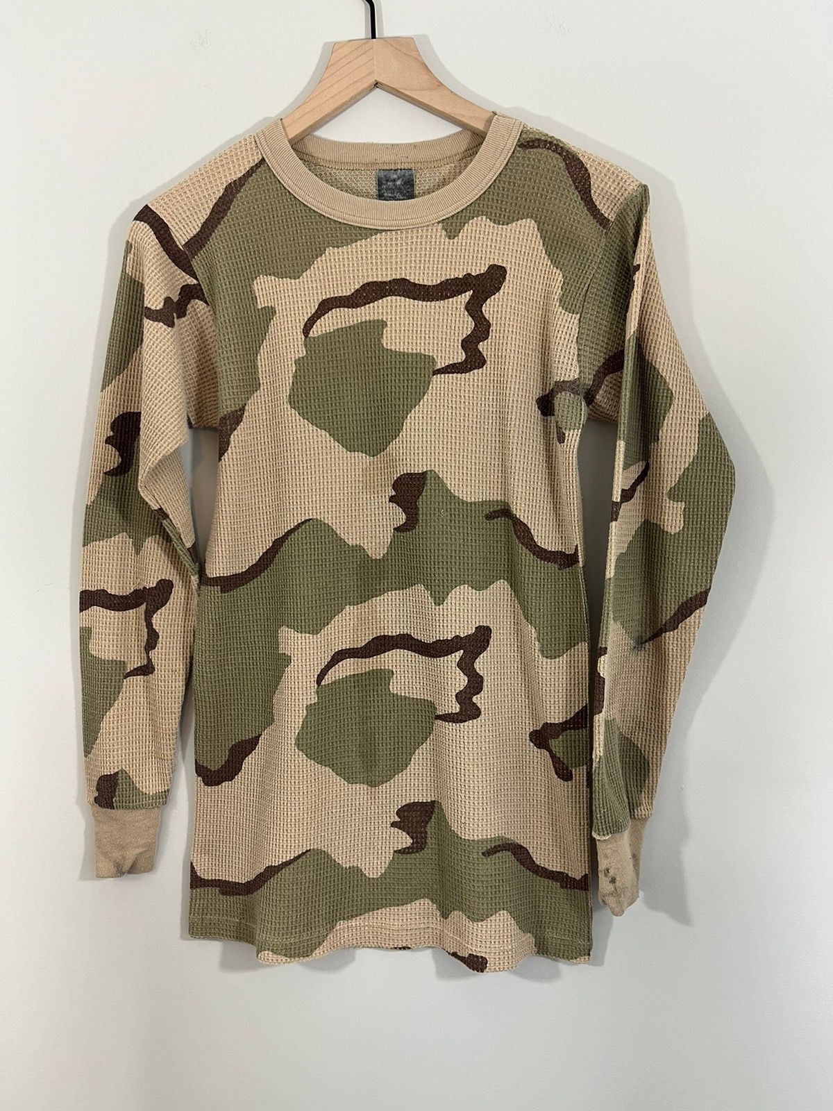 Vintage Vintage Distressed Thermal Knit Camo Stained Long Sleeve Size US S / EU 44-46 / 1 - 1 Preview