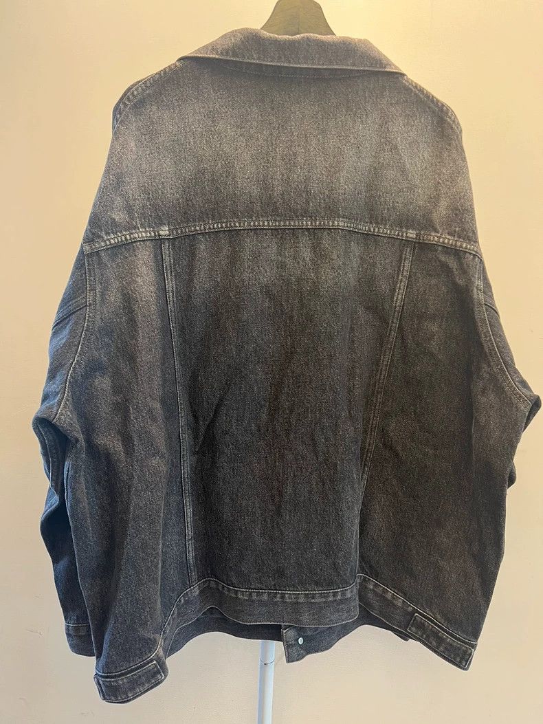 Other Balenciaga size 38 Washed and distressed denim jacket Size S / US 4 / IT 40 - 2 Thumbnail