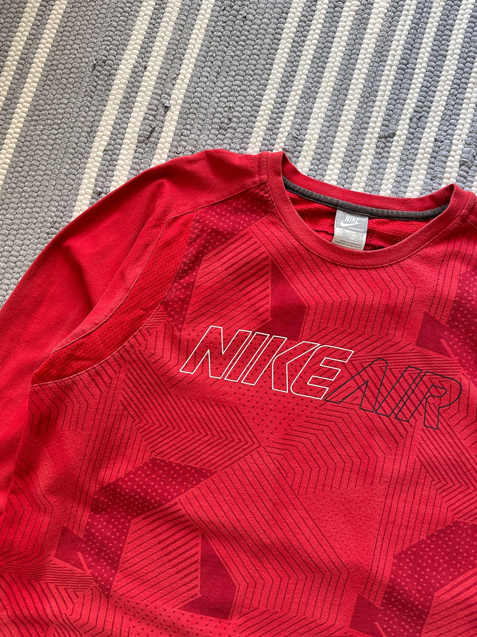Nike Vintage Y2K Nike Longsleeve Tee Shirt Size US XL / EU 56 / 4 - 5 Thumbnail