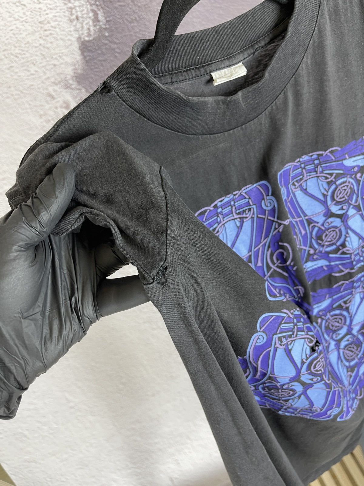 Band Tees Vintage 90s used distressed ornament print band tee shirt Size US M / EU 48-50 / 2 - 13 Thumbnail