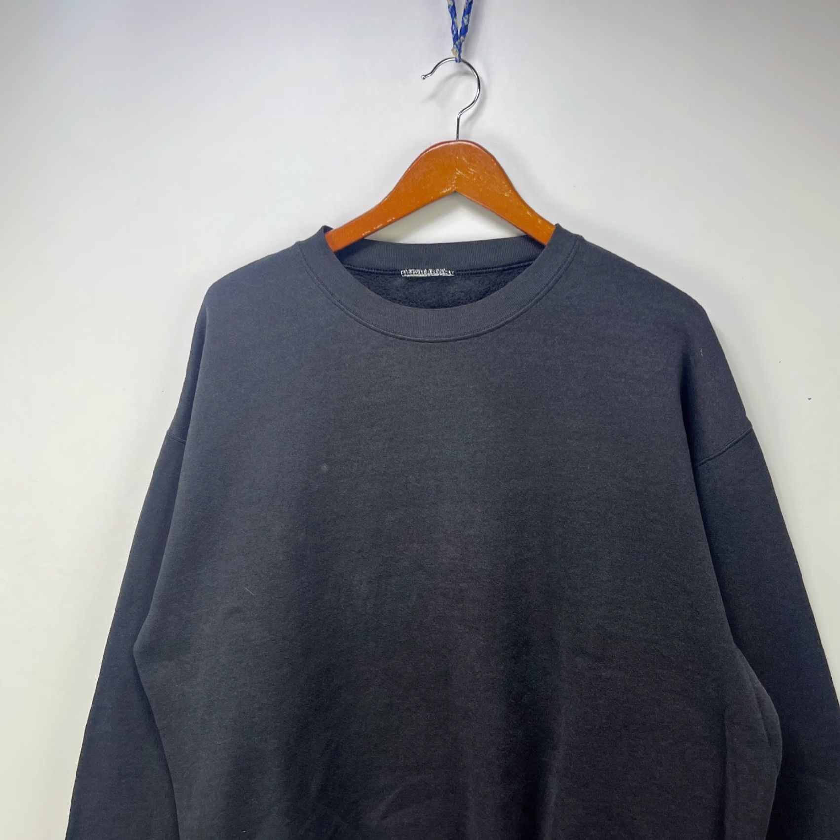 Vintage VINTAGE Sun Faded Black Sweatshirt XL 2XL 90s Crew Neck Long Sleeve Cotton Fleece Pullover Men Sweatshirt Hoodie All Seasons Vintage 90s Men XS? Size US XL / EU 56 / 4 - 2 Thumbnail