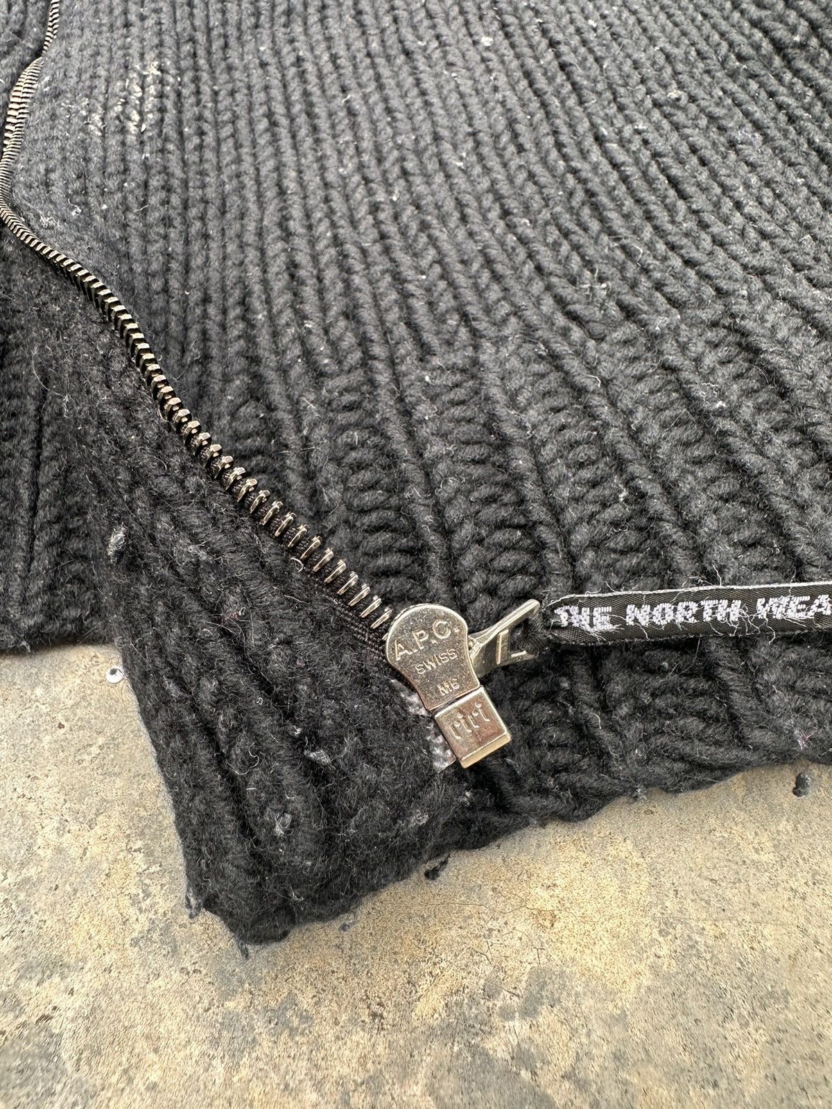 A.P.C. A.P.C knitted zipper Size US S / EU 44-46 / 1 - 5 Thumbnail