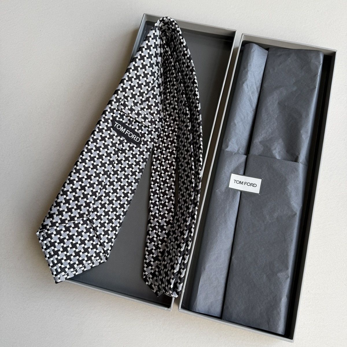 Tom Ford Tom Ford Bold Print Silk Tie Size ONE SIZE - 3 Thumbnail