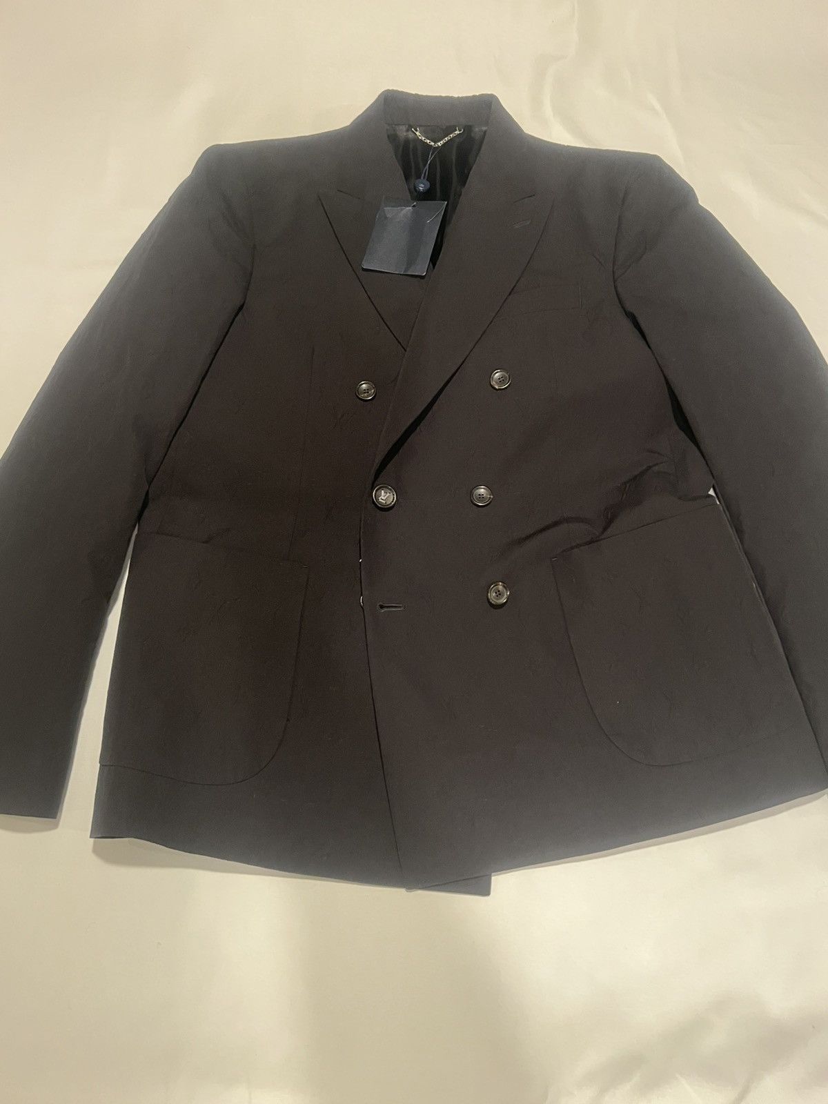 Louis Vuitton × Virgil Abloh Louis Vuitton monogram double breasted blazer. 40/50. $3290 Size 40R - 9 Thumbnail