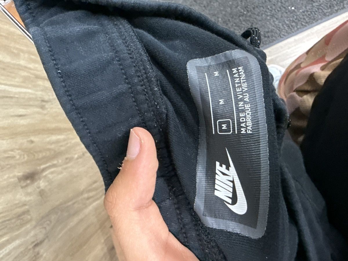 Nike Nike Tech Black Shorts Size US 32 / EU 48 - 5 Thumbnail