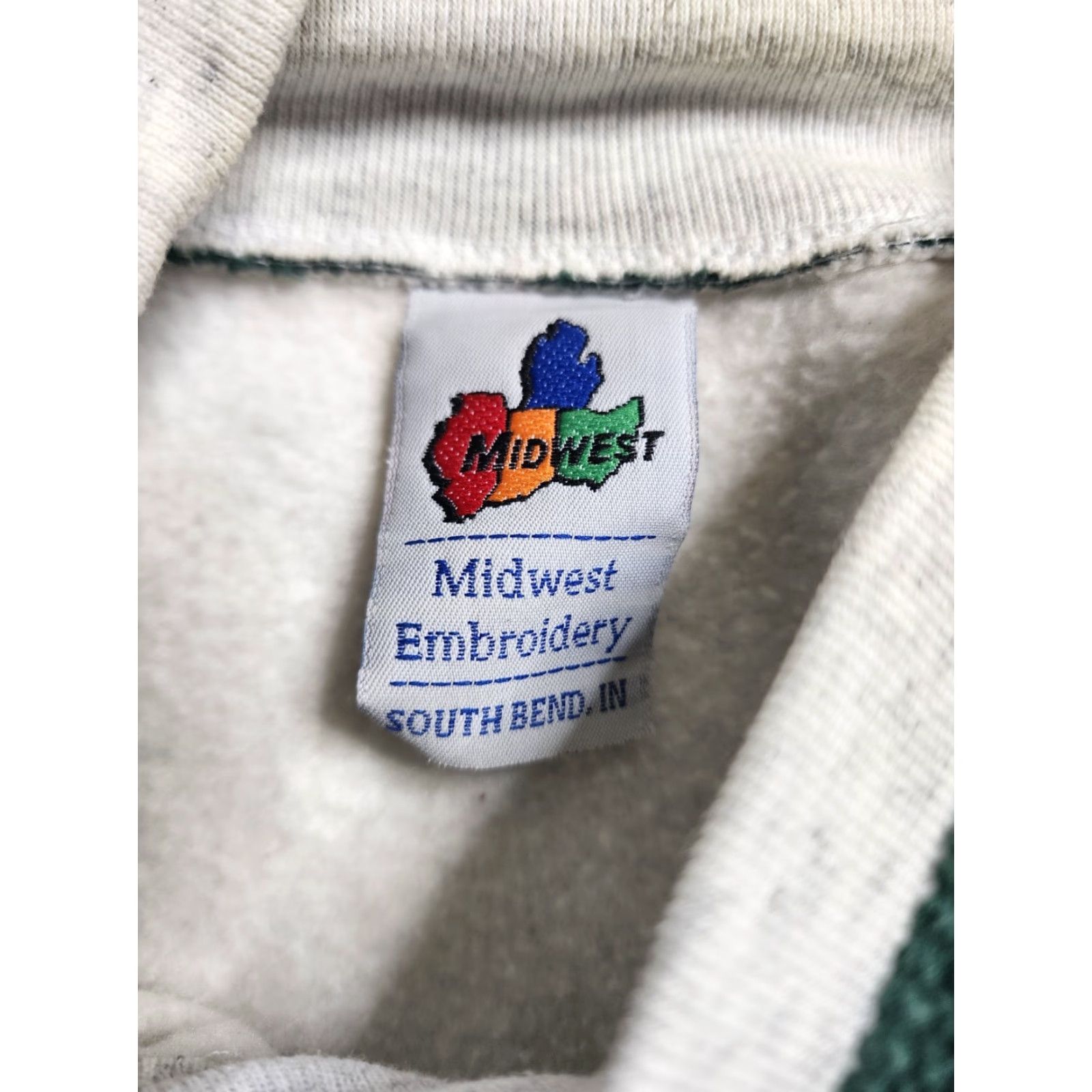 Vintage VINTAGE Midwest Embroidery Holiday Rambler RV Club Sweatshirt Mens M Gray Pullover Distressed Sweater Men Size US M / EU 48-50 / 2 - 8 Thumbnail