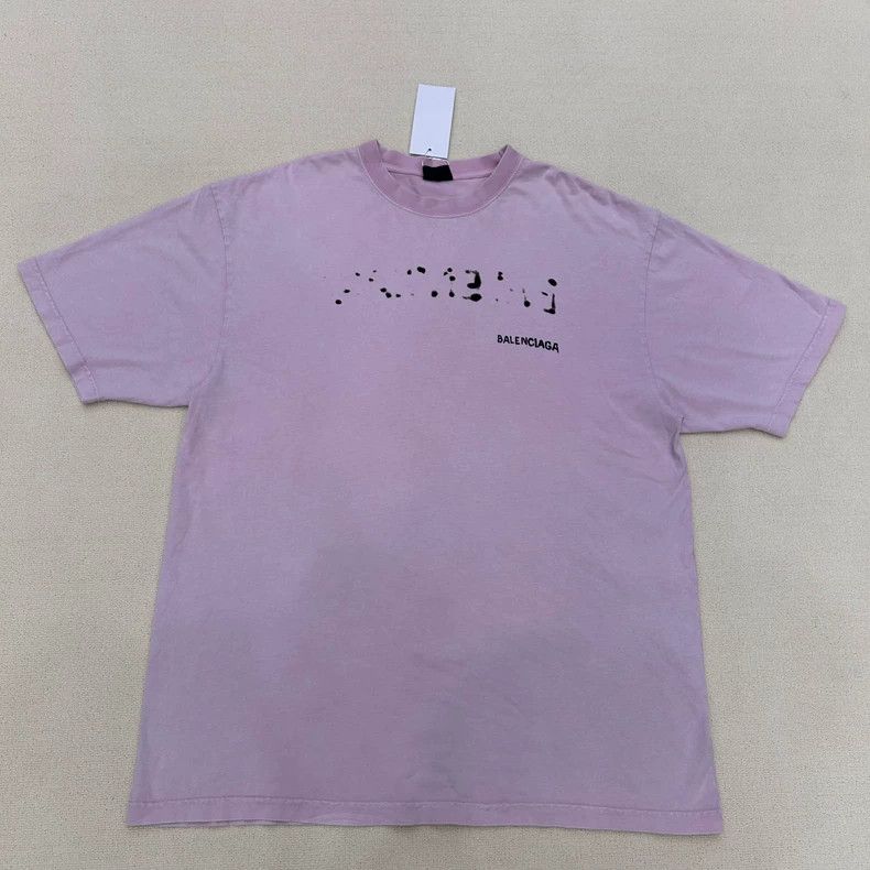 Balenciaga Balenciaga Pink fuzzy logo short sleeve Size US L / EU 52-54 / 3 - 1 Thumbnail