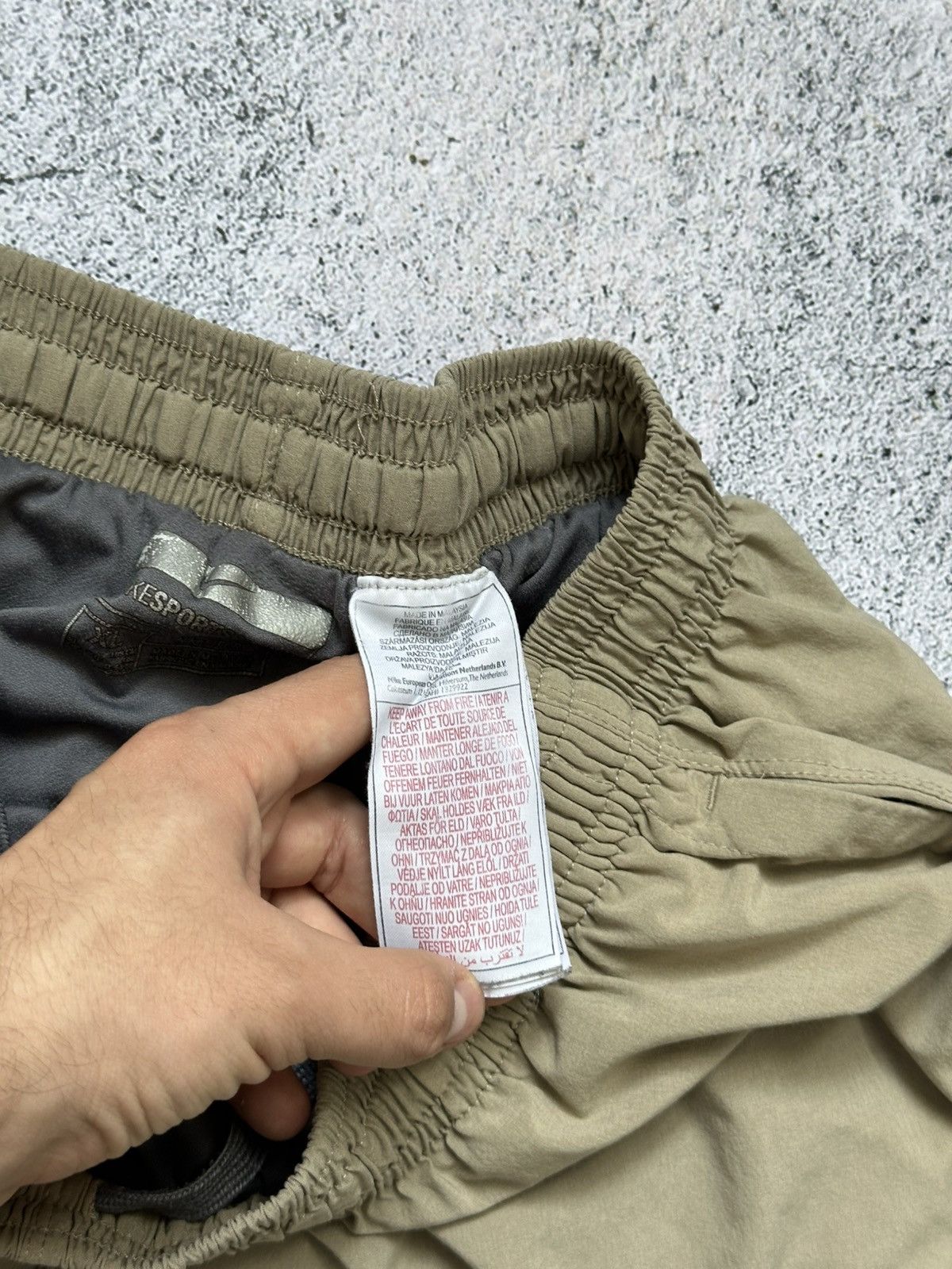Nike Vintage Nike Shorts Beige Logo Fit Y2K Size US 34 / EU 50 - 9 Thumbnail