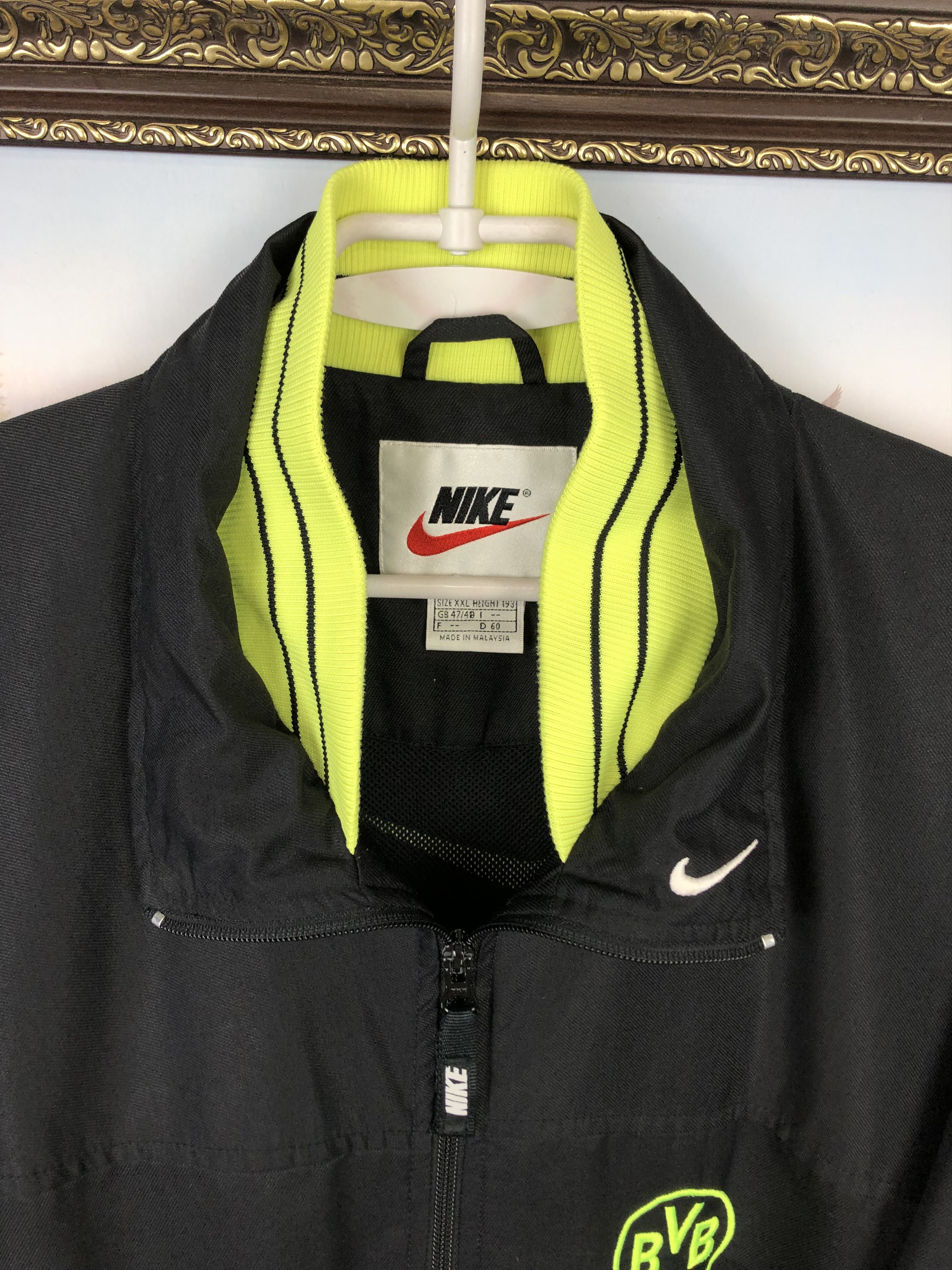 Nike Vintage Nike Borussia Dortmund Football Jacket Soccer Bomber Size US XXL / EU 58 / 5 - 6 Thumbnail