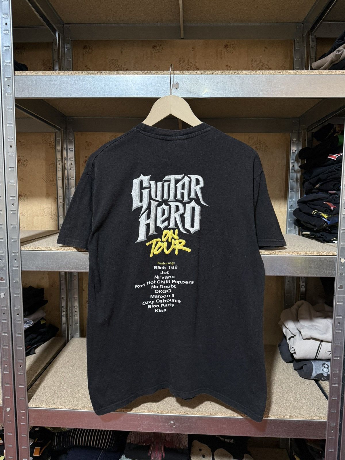 Band Tees × Vintage Vintage 2000’s Guitar Hero On Tour Retro Band Rock T-Shirt Size US XL / EU 56 / 4 - 2 Thumbnail