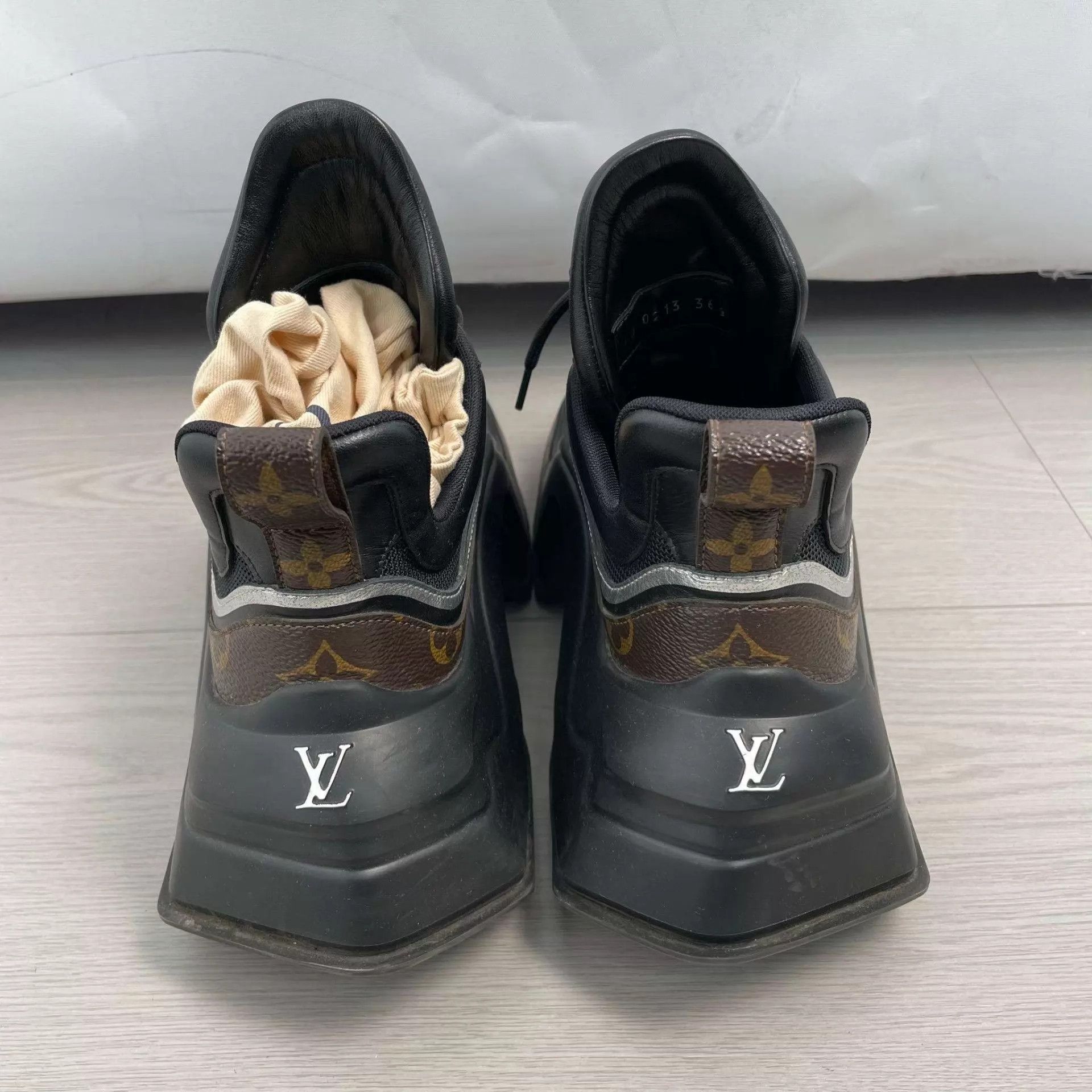 Louis Vuitton Louis Vuitton Archlight Sneakers 36.5 Size US 6 / IT 36 - 6 Thumbnail