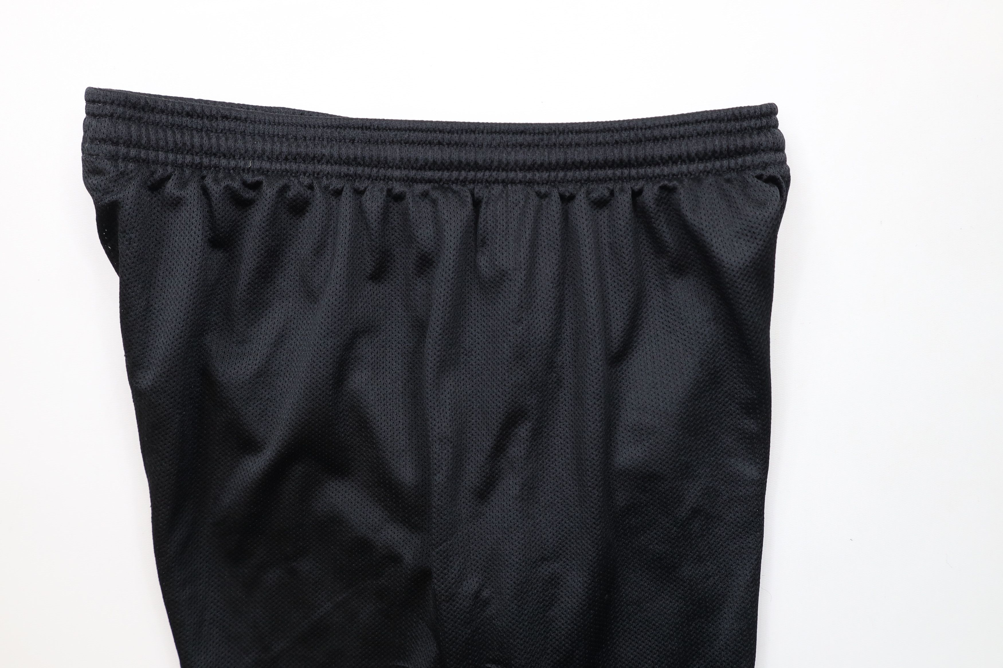 Adidas × Vintage Vintage 90s Adidas Above Knee Mesh Soccer Shorts Black USA Size US 32 / EU 48 - 8 Thumbnail