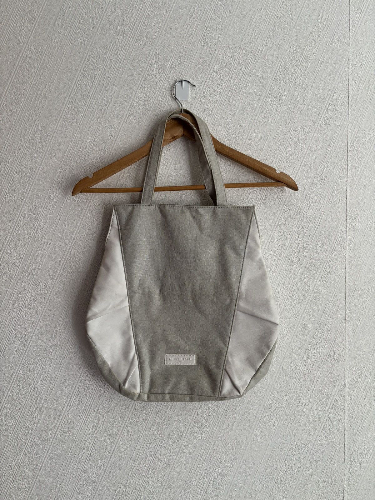 Issey Miyake Issey Miyake Parfums Geometric Tote Bag White / Grey Size ONE SIZE - 1 Thumbnail
