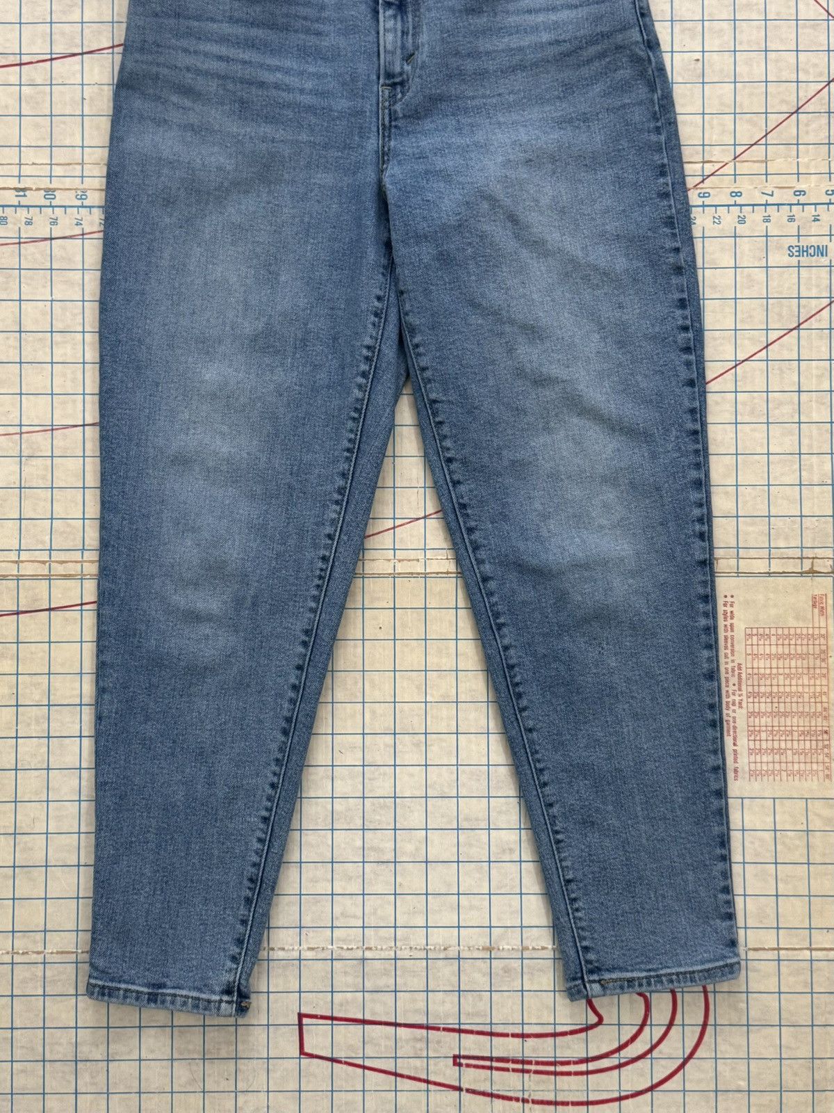 Levi's Levi’s Silver Tab Mom Jeans Women’s Size 29 Light Wash Size 29" - 5 Thumbnail