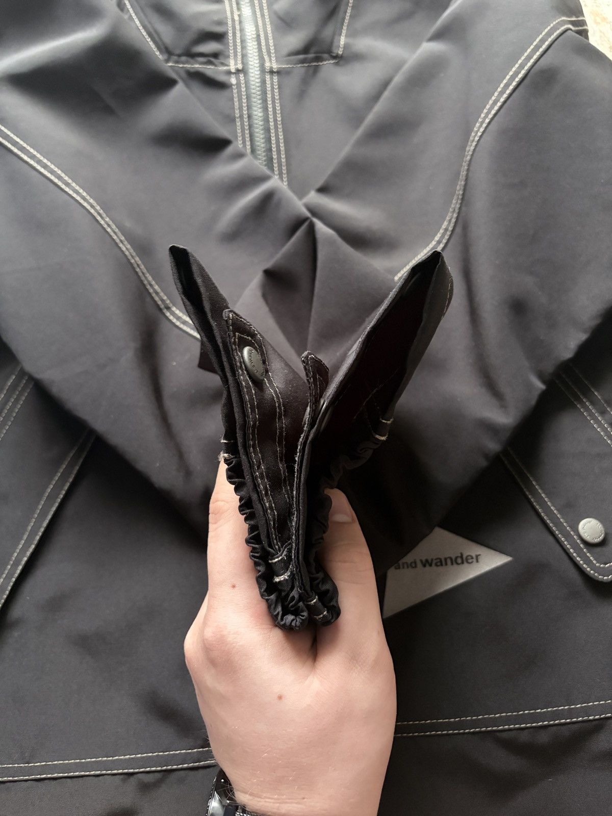 And Wander And Wander Black Windbreaker Size L Made in Japan Gorpcore Size US L / EU 52-54 / 3 - 8 Thumbnail