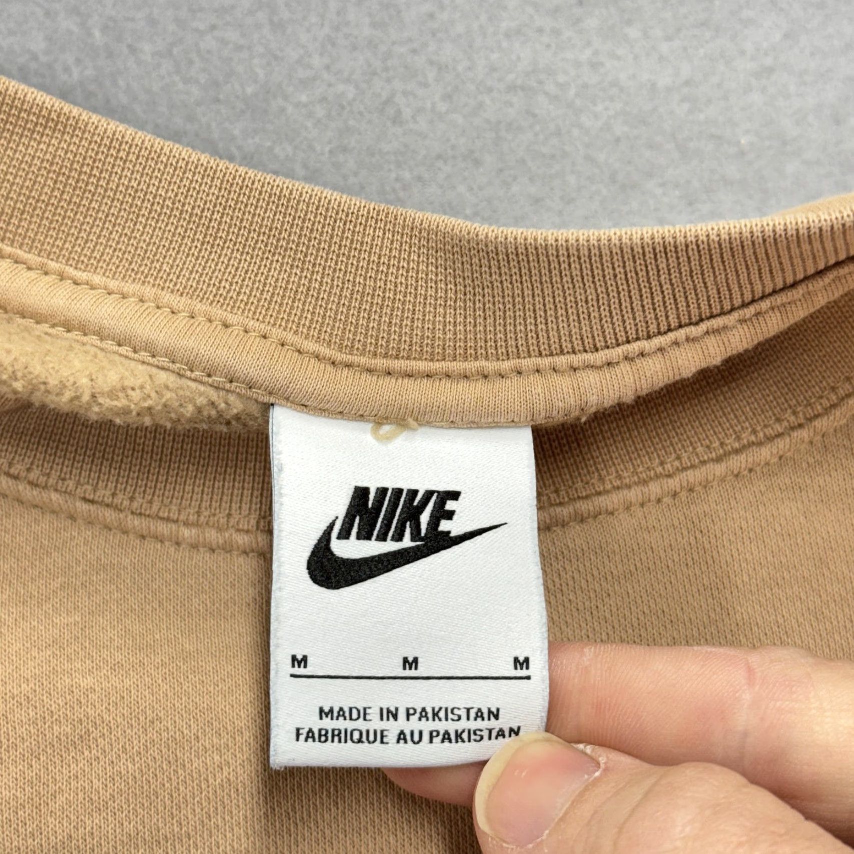 Nike Nike Sweatshirt Mens M Beige Fleece Pullover Crewneck Logo Swoosh Basic Size US M / EU 48-50 / 2 - 3 Thumbnail