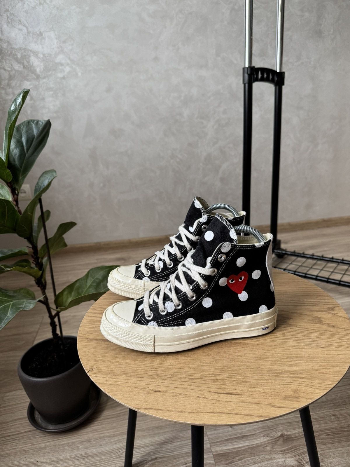 Comme des Garcons PLAY × Converse Converse Comme Des Garcons PLAY Dot High Top Sneakers Size US 5 / IT 35 - 2 Thumbnail