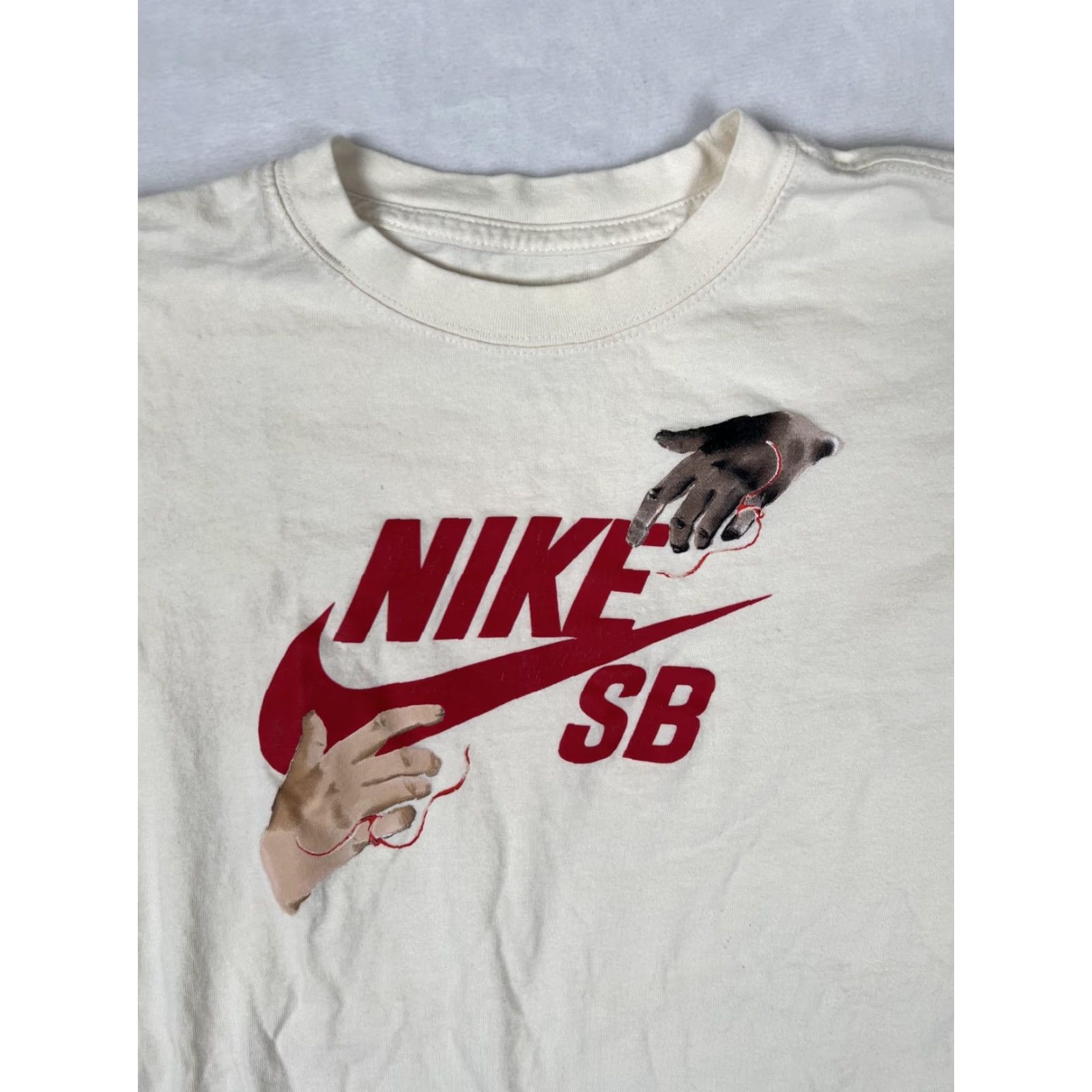 Nike Nike SB Long Sleeve Shirt City of Love Beige S Crew Neck Logo Regular Men 2020s T-Shirt Cotton Vintage No Size US S / EU 44-46 / 1 - 2 Thumbnail
