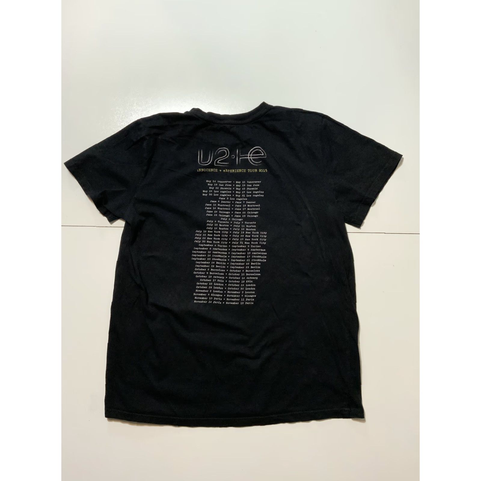 Olive VINTAGE U2 Innocence Experience Tour 2015 Concert Official Merch Band Graphic T-Shirt LG Black Mens Large Shirt Size US L / EU 52-54 / 3 - 2 Thumbnail