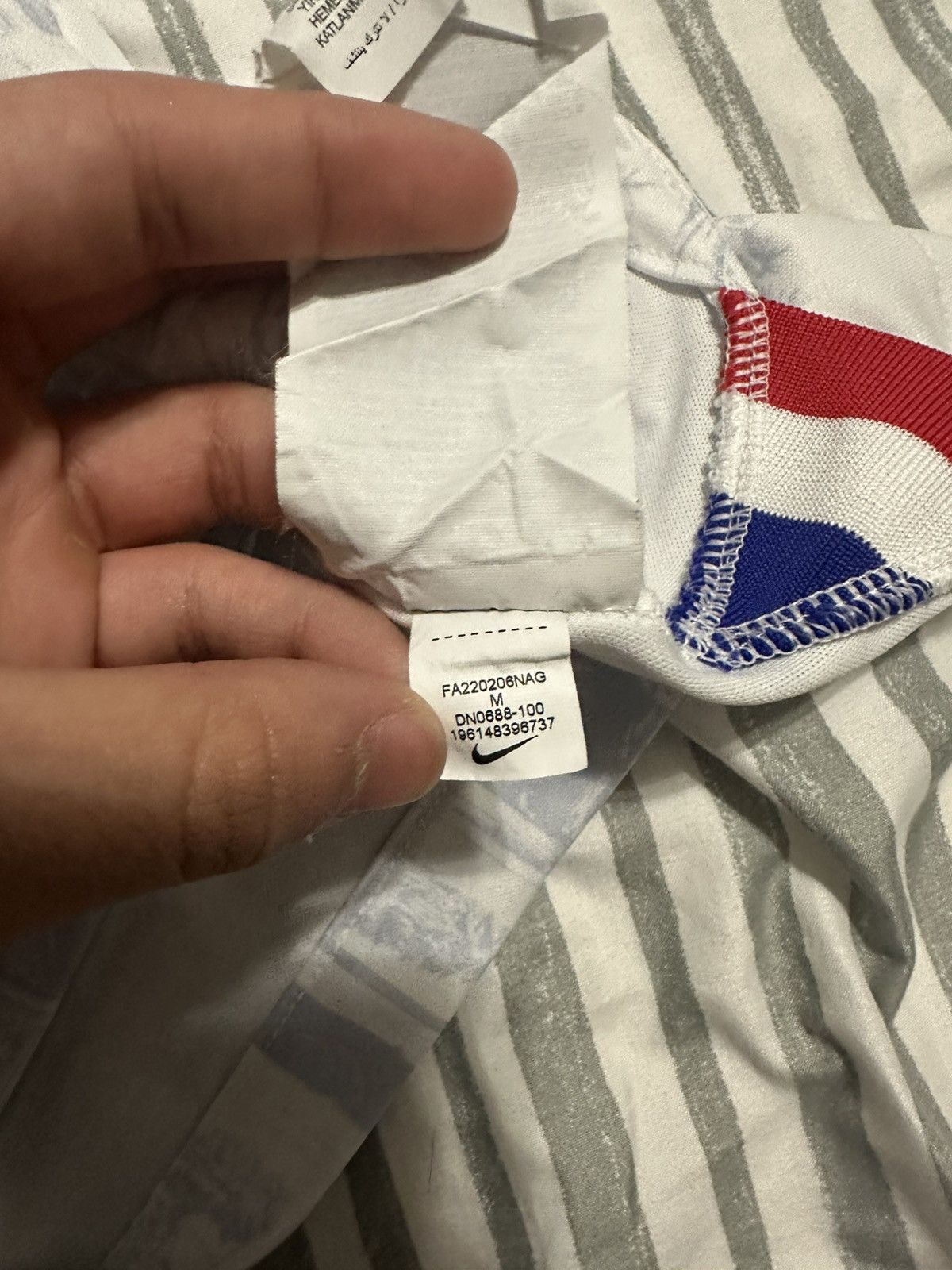 Nike 2022 Nike France white away soccer Jersey Size Medium Size US M / EU 48-50 / 2 - 6 Thumbnail