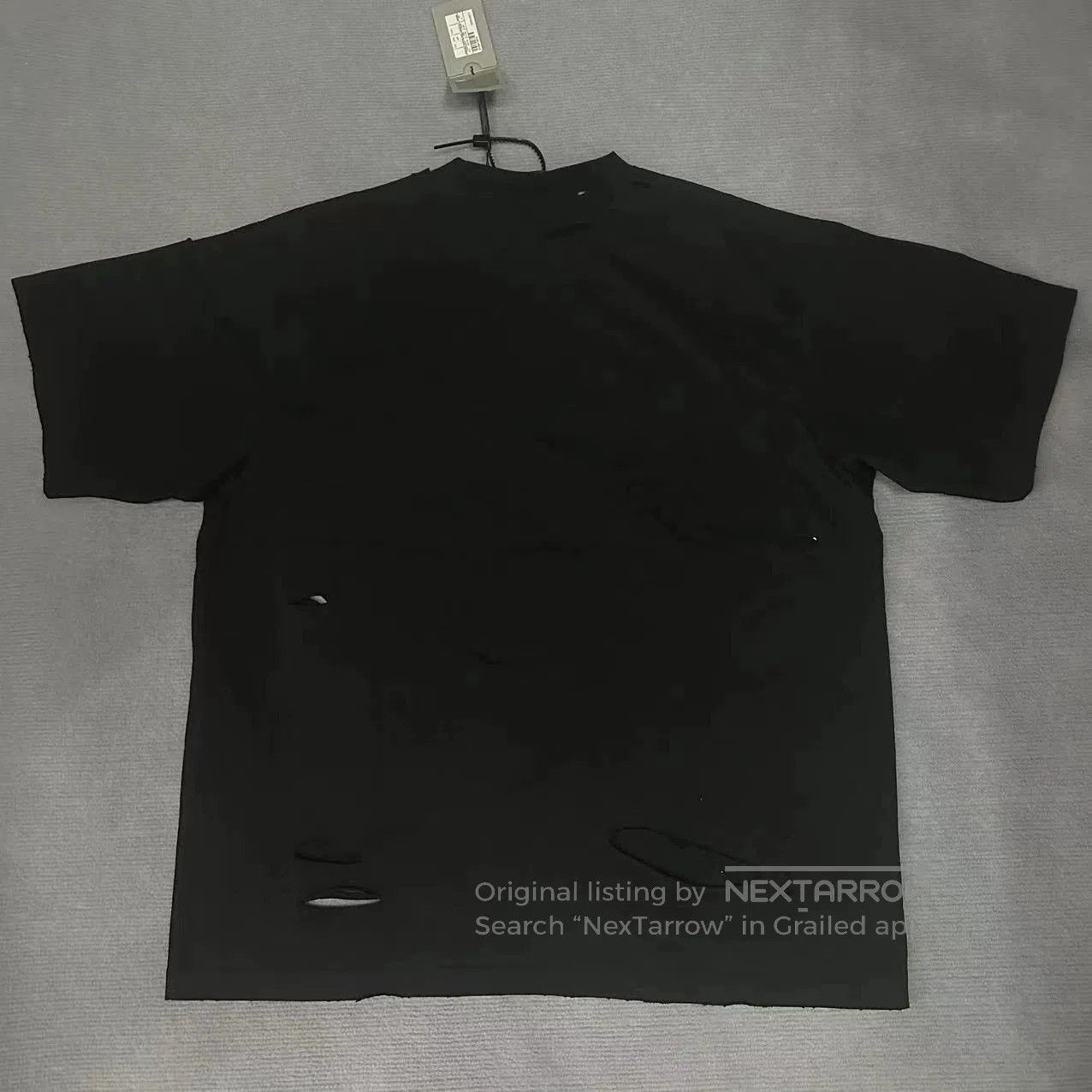 Balenciaga Balenciaga Letter Print Hole Short Sleeve T-shirt. Size US M / EU 48-50 / 2 - 2 Thumbnail