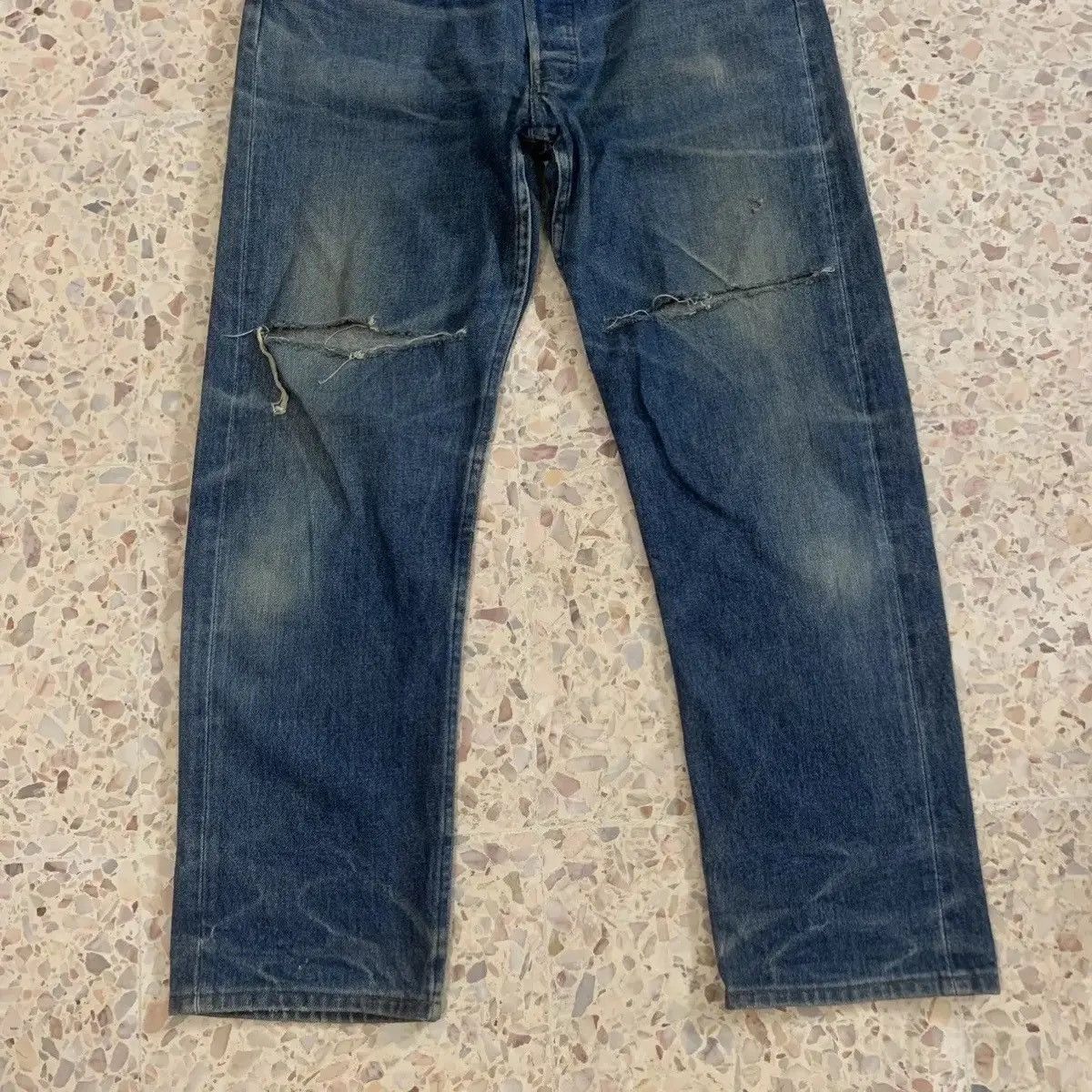 Levi's Vintage Levi’s 501 Jeans Levis Ripped Distressed Denim Pants Size US 30 / EU 46 - 5 Thumbnail