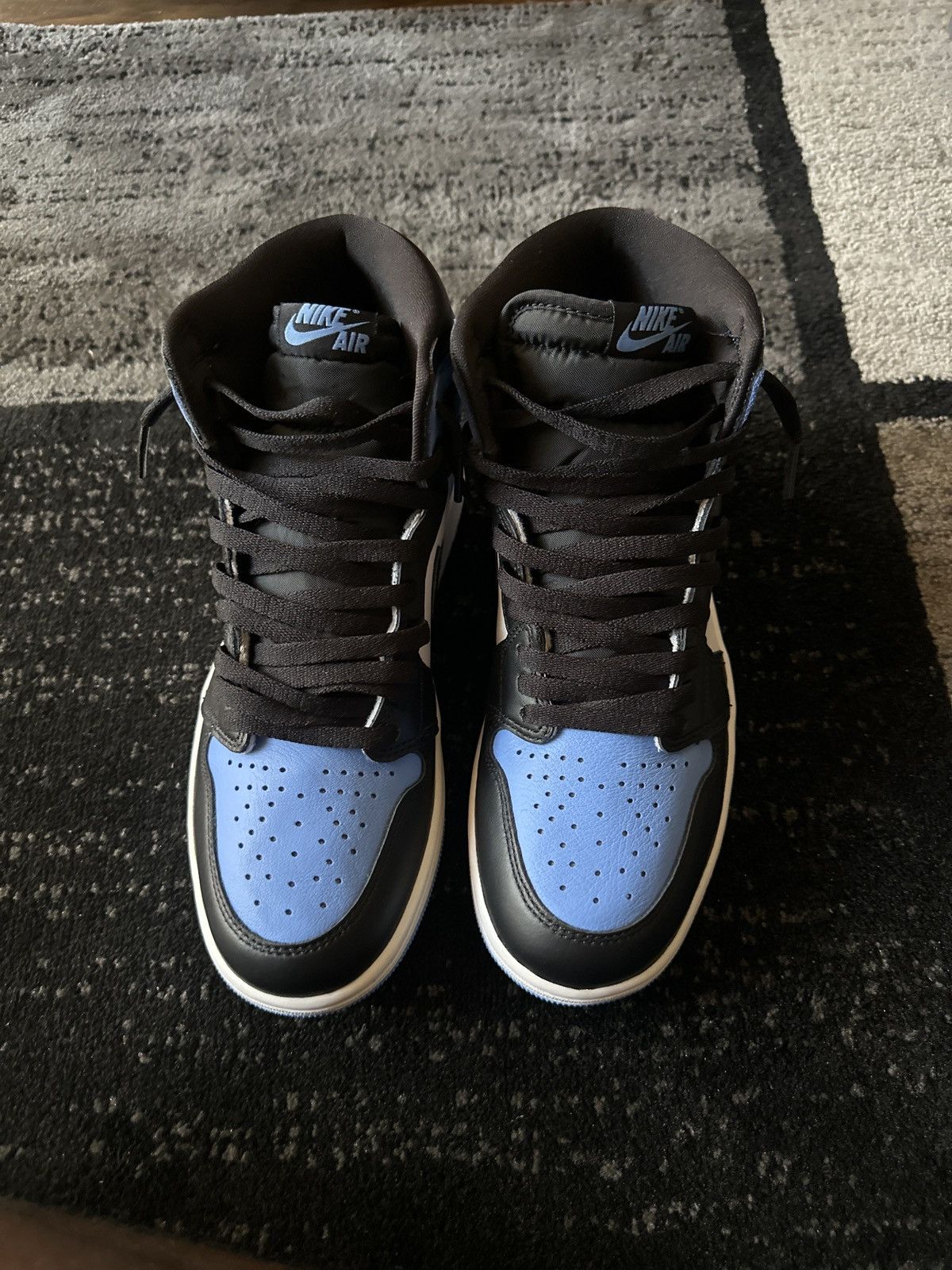 Jordan Brand University Jordan 1’s Size US 9.5 / EU 42-43 - 2 Thumbnail