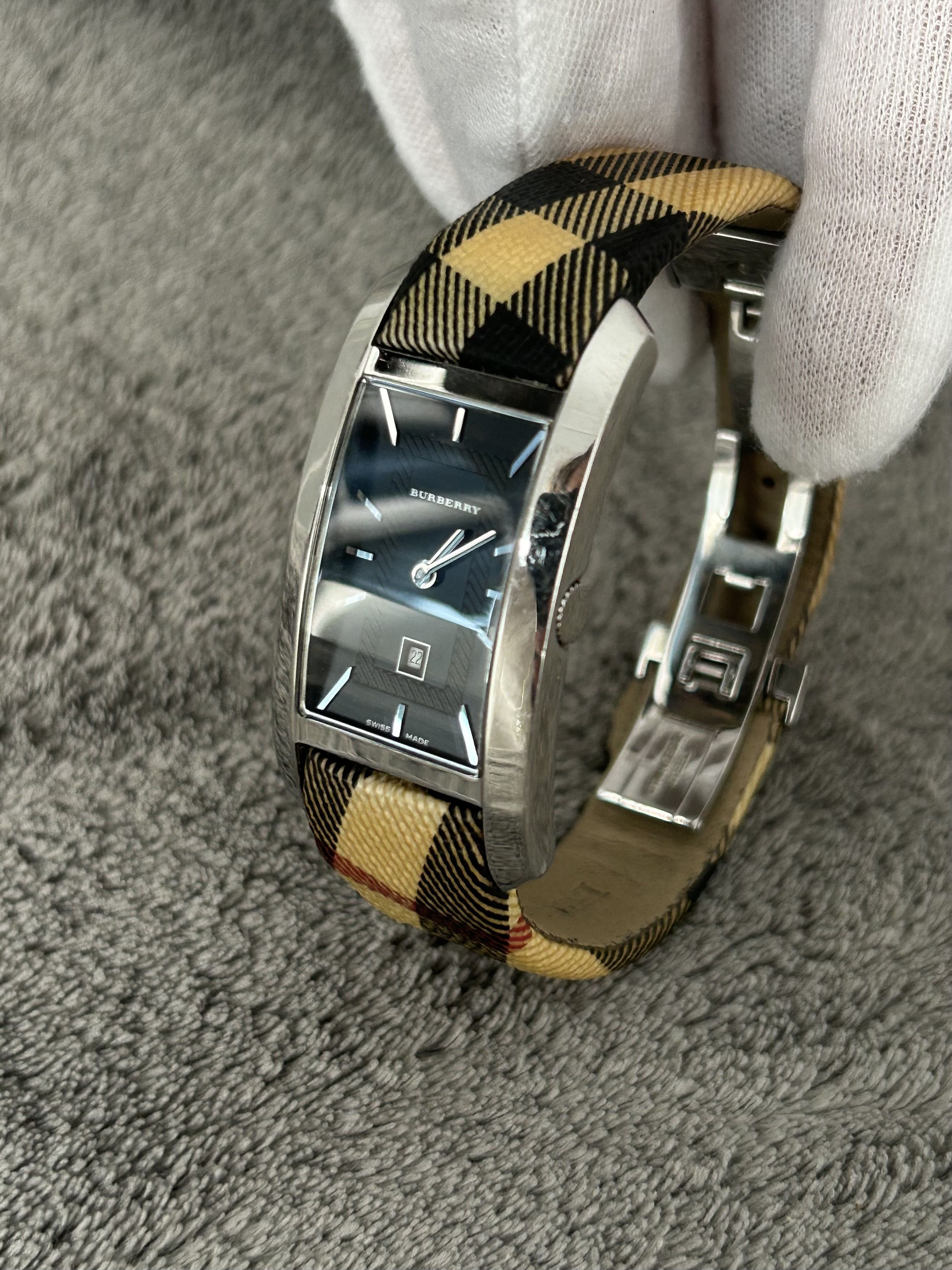 Burberry Burberry Nova Check Leather Band Swiss Made Quartz 