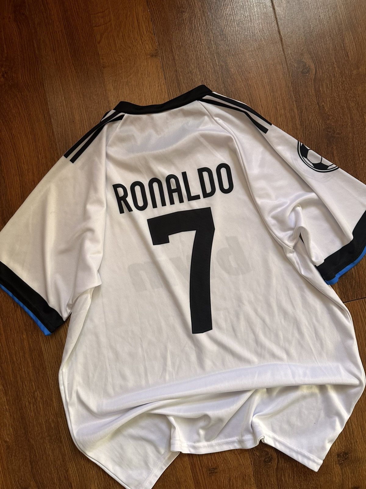 Japanese Brand Vintage Real Madrid Jersey – BWIN Era ⚽️ Size: S Size US S / EU 44-46 / 1 - 4 Thumbnail