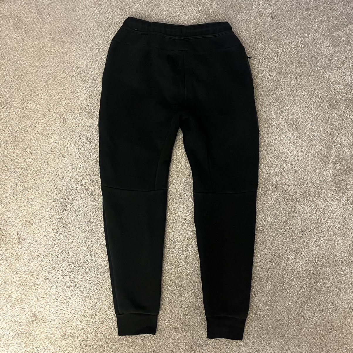 Other black men’s sweatpants/joggers Size US 30 / EU 46 - 2 Thumbnail