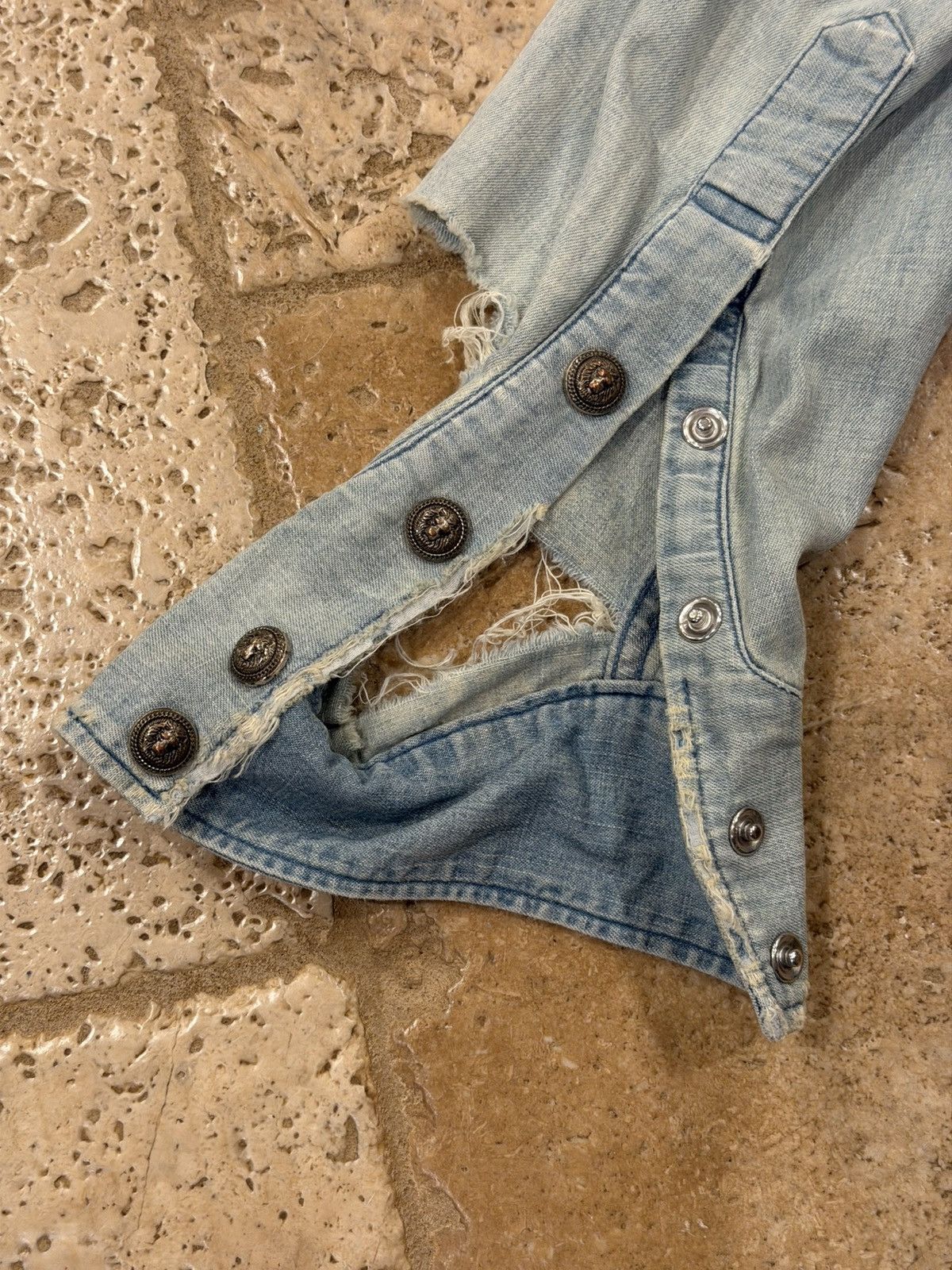 Balmain Balmain SS18 Distressed Light Blue Wash Denim Button Shirt Size US L / EU 52-54 / 3 - 16 Thumbnail