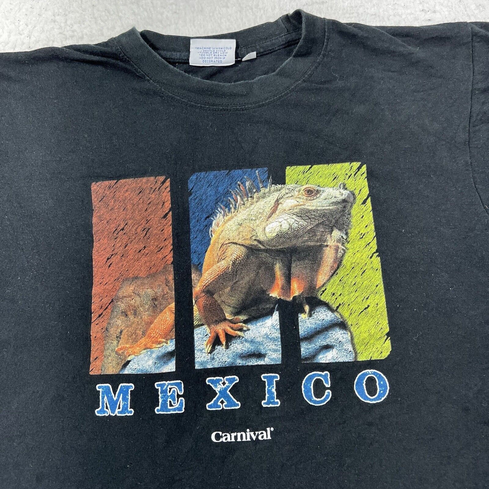 Vintage Vintage Carnival Cruise Line Small Black Mexico Graphic Tee Size US S / EU 44-46 / 1 - 2 Thumbnail