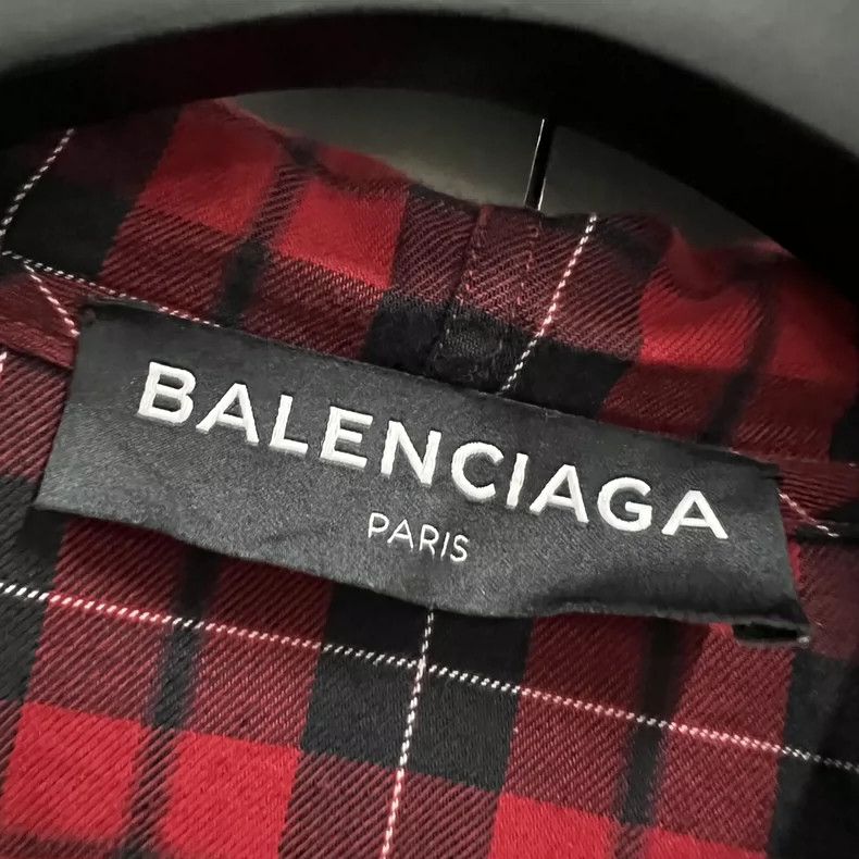 Balenciaga Balenciaga size 37 Black and Red Plaid Hooded Zip-up Jacke Size US XS / EU 42 / 0 - 3 Thumbnail