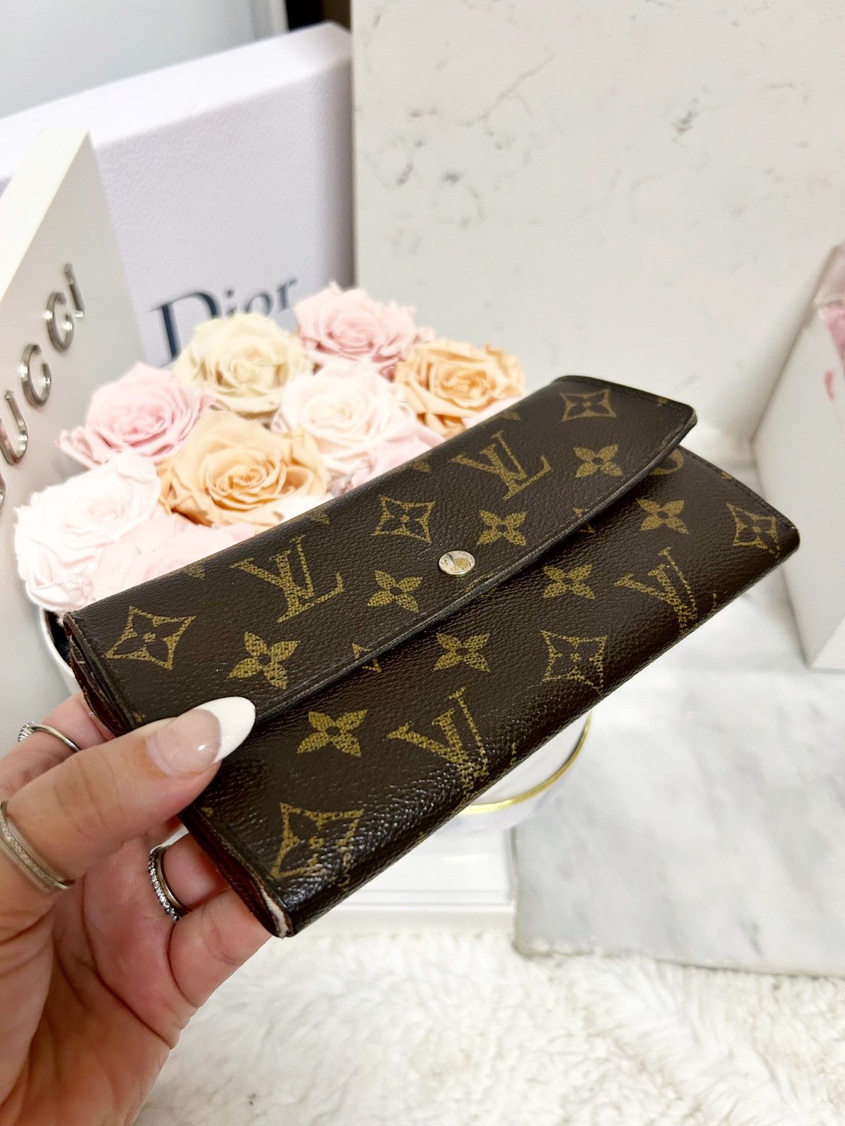 Louis Vuitton Authentic Louis Vuitton Classic Monogram Vintage Sara Wallet Size ONE SIZE - 3 Thumbnail
