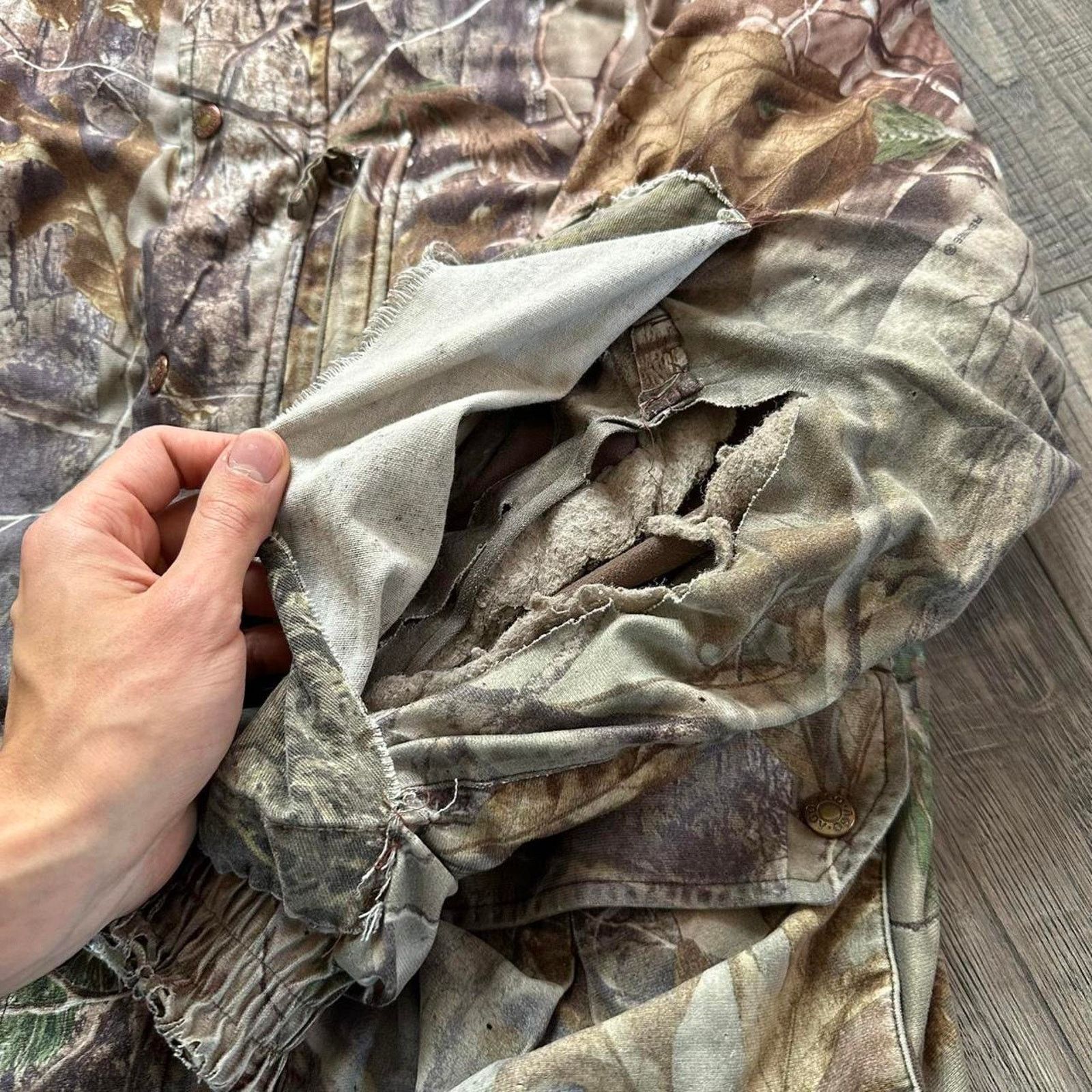 Vintage Vintage Thrahsed Camo Faded Heavy Hunting Jacket Chore Coat Size US XL / EU 56 / 4 - 2 Thumbnail