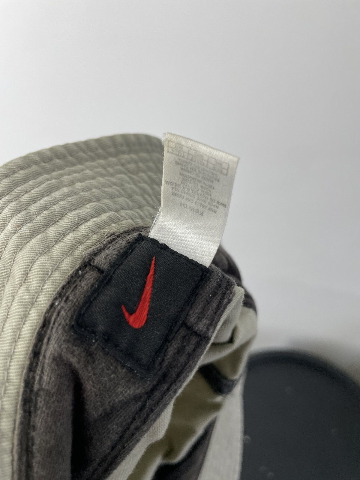 Nike Vntage nike bucket hat painted Size ONE SIZE - 8 Thumbnail