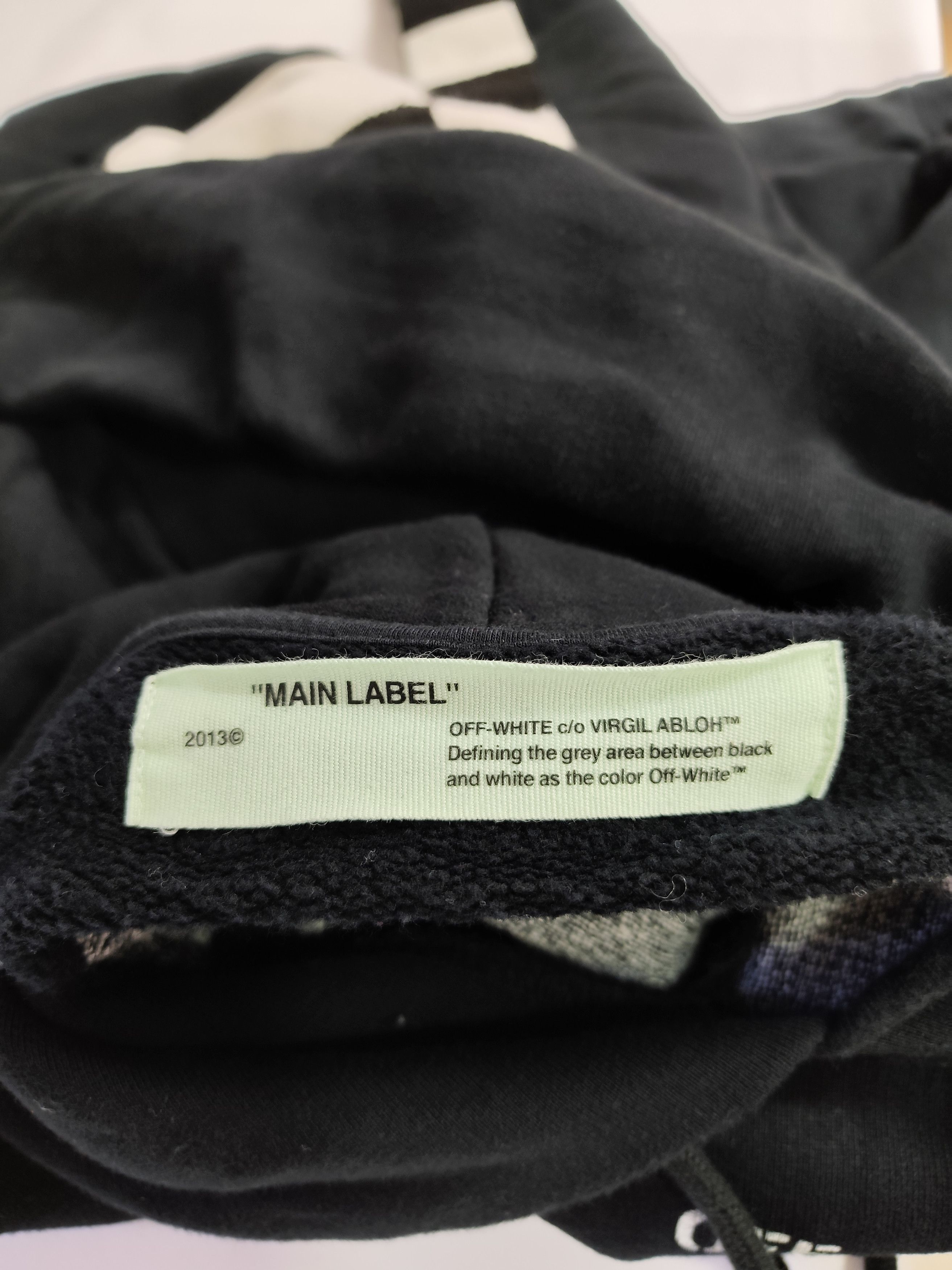 Off-White Off-White "Checked Arrow" Size US M / EU 48-50 / 2 - 5 Thumbnail