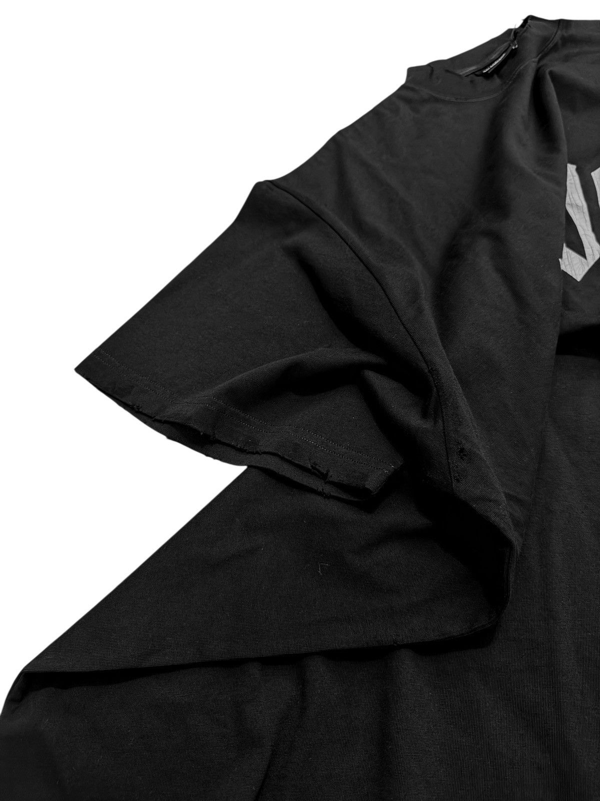 Balenciaga No Logo Distressed Faded Oversized Shirt Size US L / EU 52-54 / 3 - 8 Thumbnail