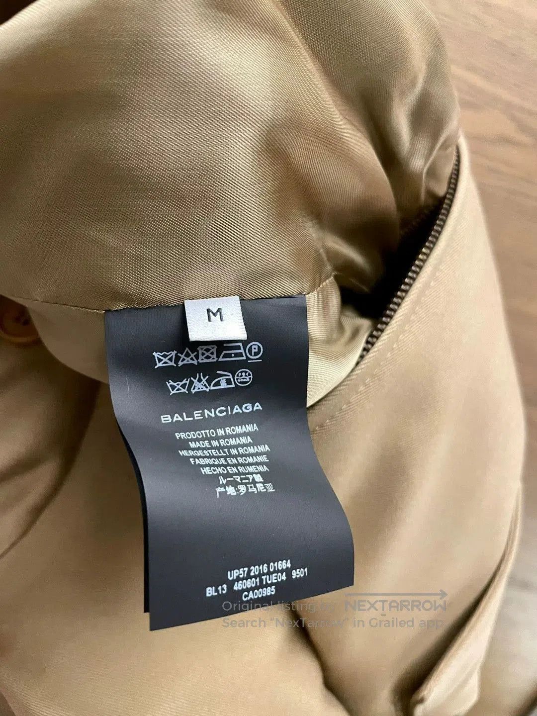 Balenciaga Beige Crop Bomber Jacket Size M. Size US M / EU 48-50 / 2 - 6 Thumbnail