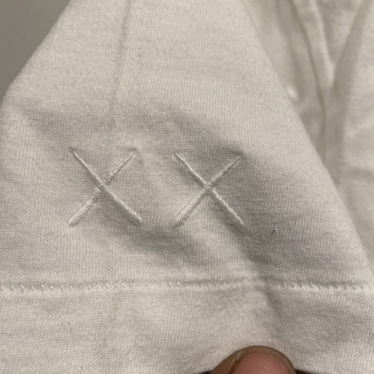 Kaws × Uniqlo Kaws X Uniqlo Pink BFF Tee White Size US XL / EU 56 / 4 - 3 Thumbnail