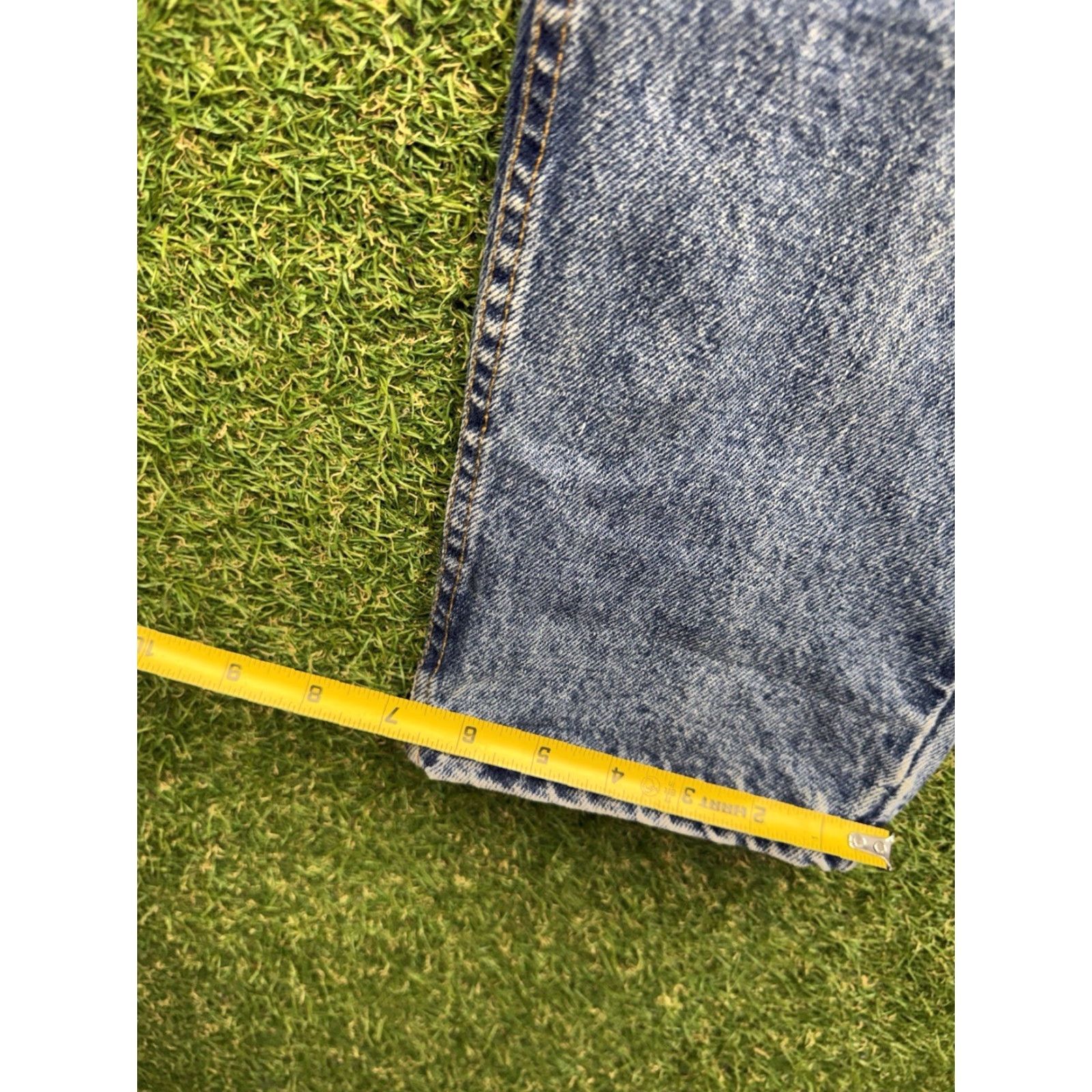 Levi's VINTAGE Levi's 550 Jeans Mens 33x32 Blue Denim Relaxed Tapered USA 90s Jeans Mens 90s Levi's 550 Size US 33 - 6 Thumbnail