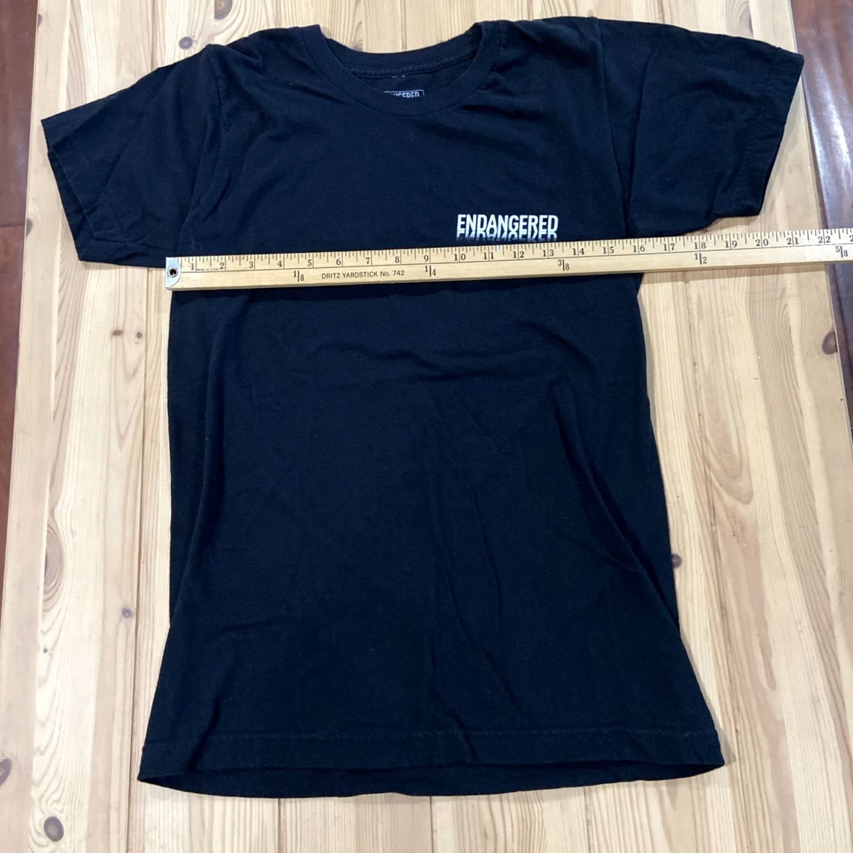 Vintage VINTAGE Endangered Los Angeles Men’s T-Shirt S Crew Neck Black 100% Cotton Graphic Tee Size US S / EU 44-46 / 1 - 6 Thumbnail