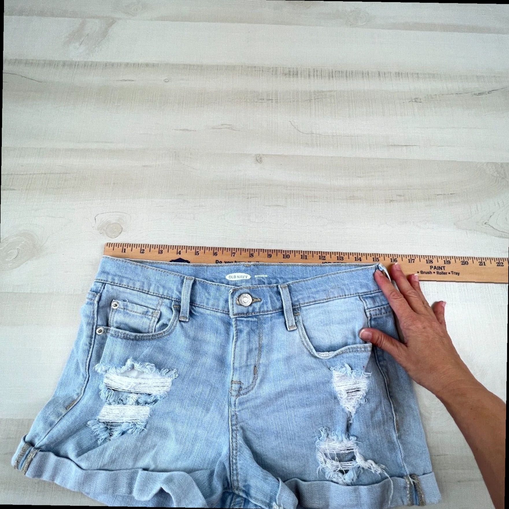 Old Navy Old Navy Womens Boyfriend Shorts 2 Distressed Denim Light Blue Mid Rise Size 26" / US 2 / IT 38 - 7 Thumbnail