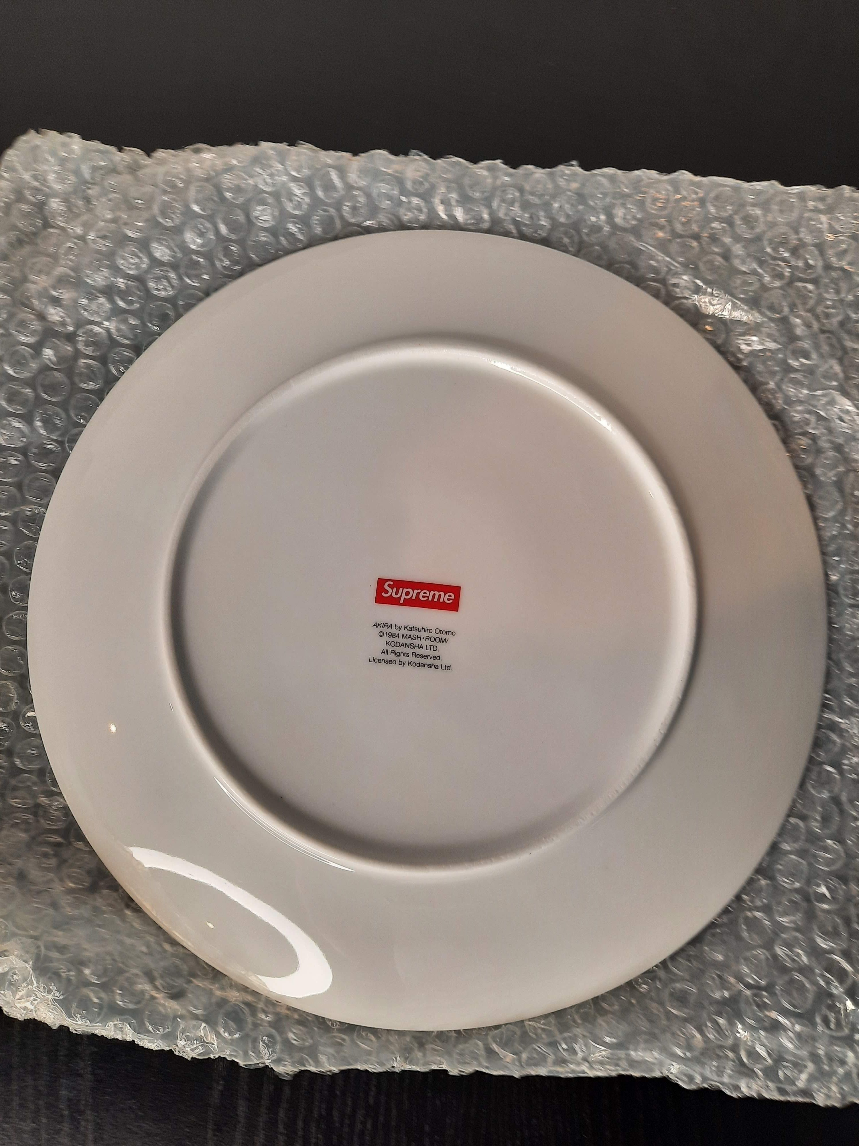 Supreme Akira Supreme Pill Ceramic Plate by Katsuhrio Otomo Size ONE SIZE - 2 Thumbnail