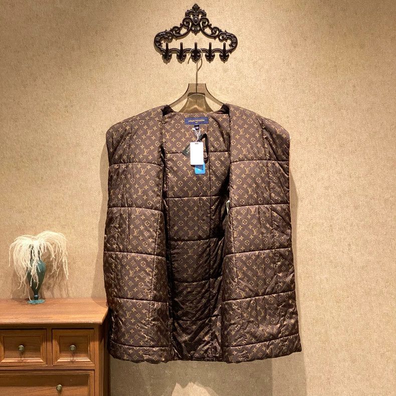 Louis Vuitton Louis Vuitton Old flower full print bathrobe long down jac Size XXS / US 00 / IT 34 - 3 Thumbnail
