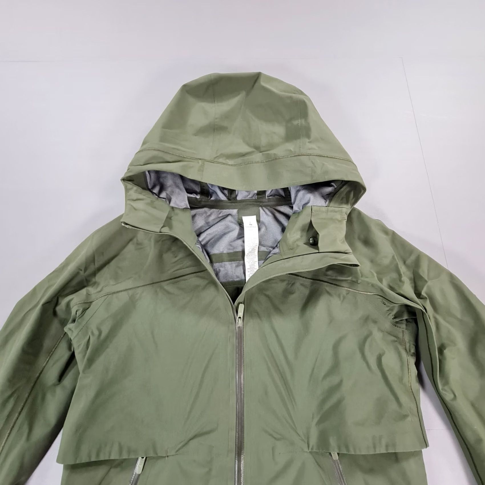 Lululemon Lululemon Womens Jacket Khaki Green 6 UK Rain Coat Waterproof Hooded Pockets Zipped Pockets Nylon Mid-Length Rain Coat Womens Size M / US 6-8 / IT 42-44 - 2 Thumbnail