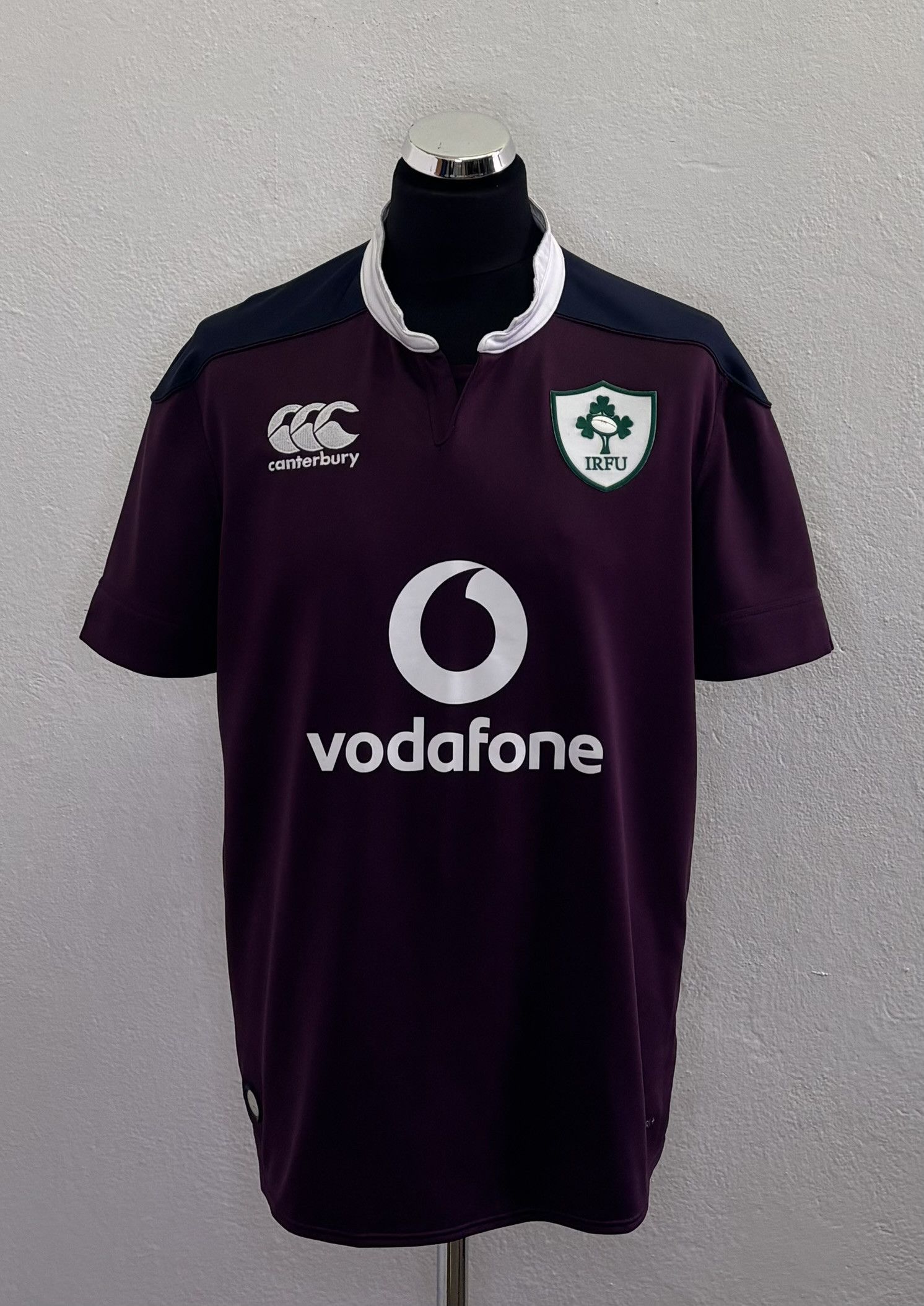 Canterbury of New Zealand Ireland Rugby 2016/2017 Canterbury Vodafone Vapodri+ Size US L / EU 52-54 / 3 - 1 Thumbnail